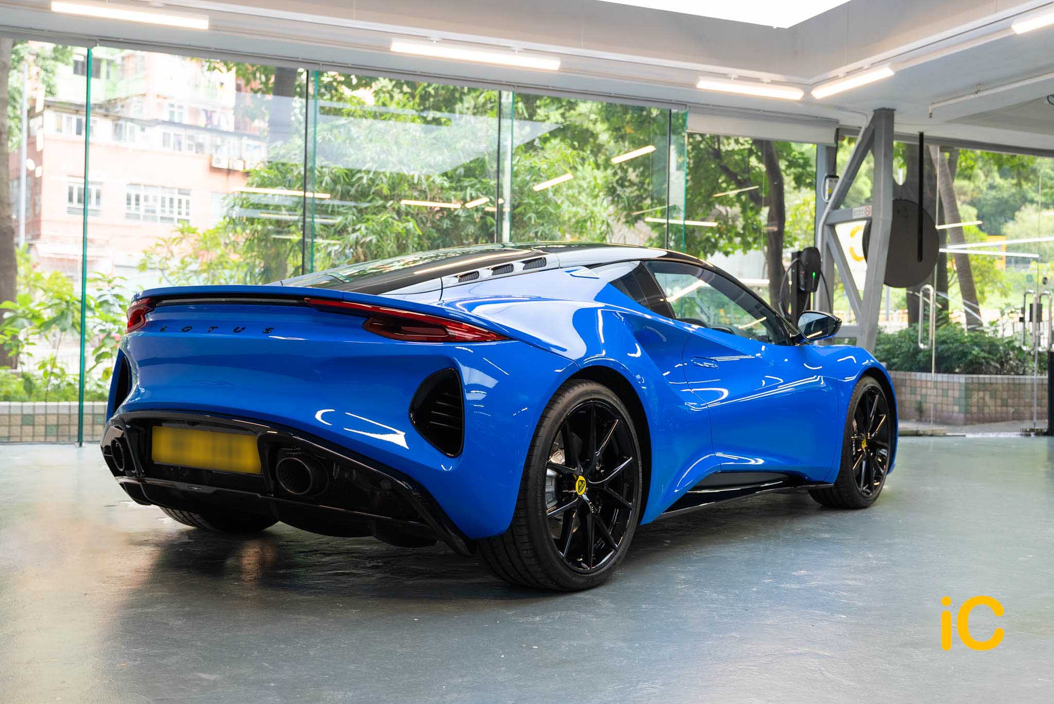 Lotus Emira 透明 PPF 施工作品