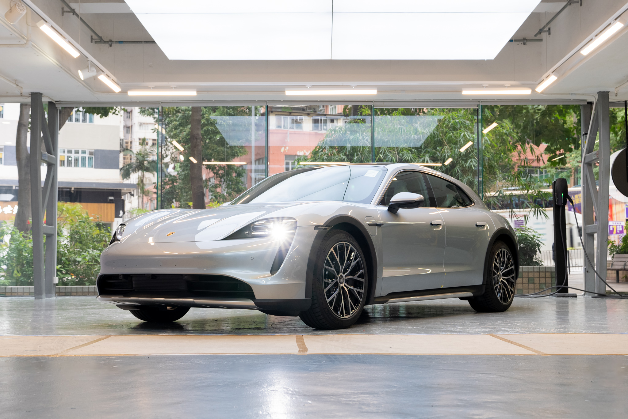 Porsche Taycan 4 Cross Turismo 透明 PPF 施工作品