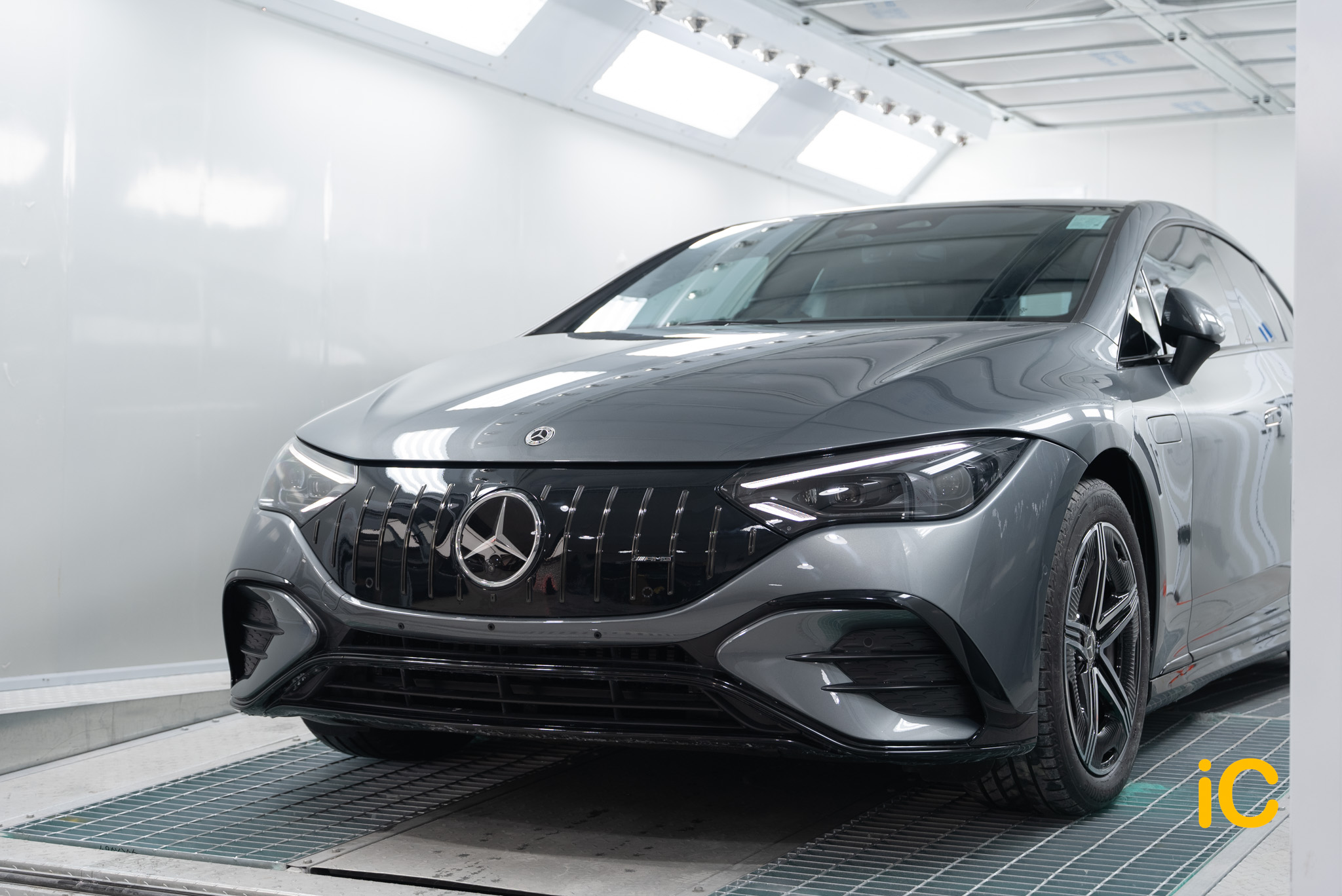 Mercedes-Benz EQE 鍍膜 施工作品