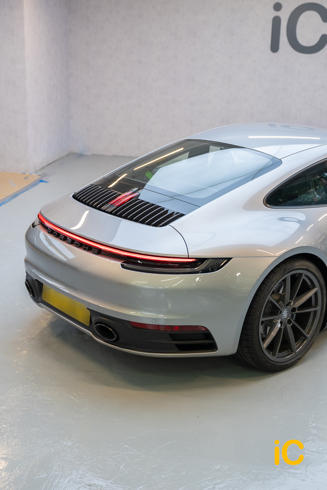 Porsche 911 Carrera T 透明 PPF 施工作品