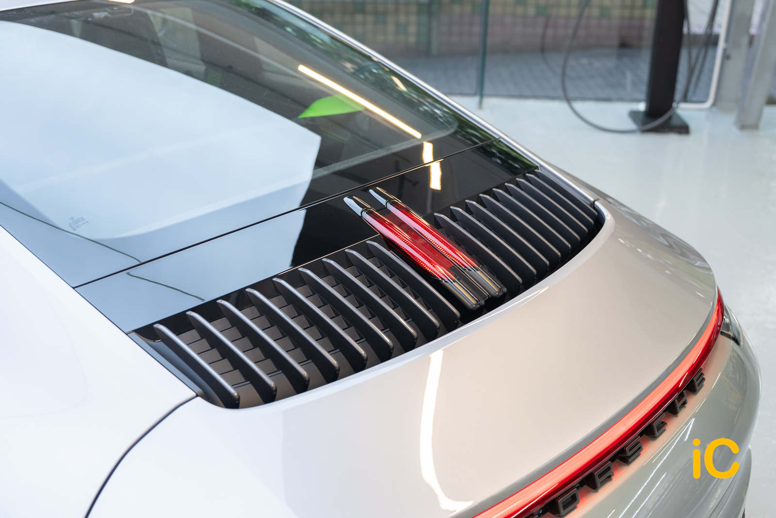 Porsche 911 Carrera T 透明 PPF 施工作品