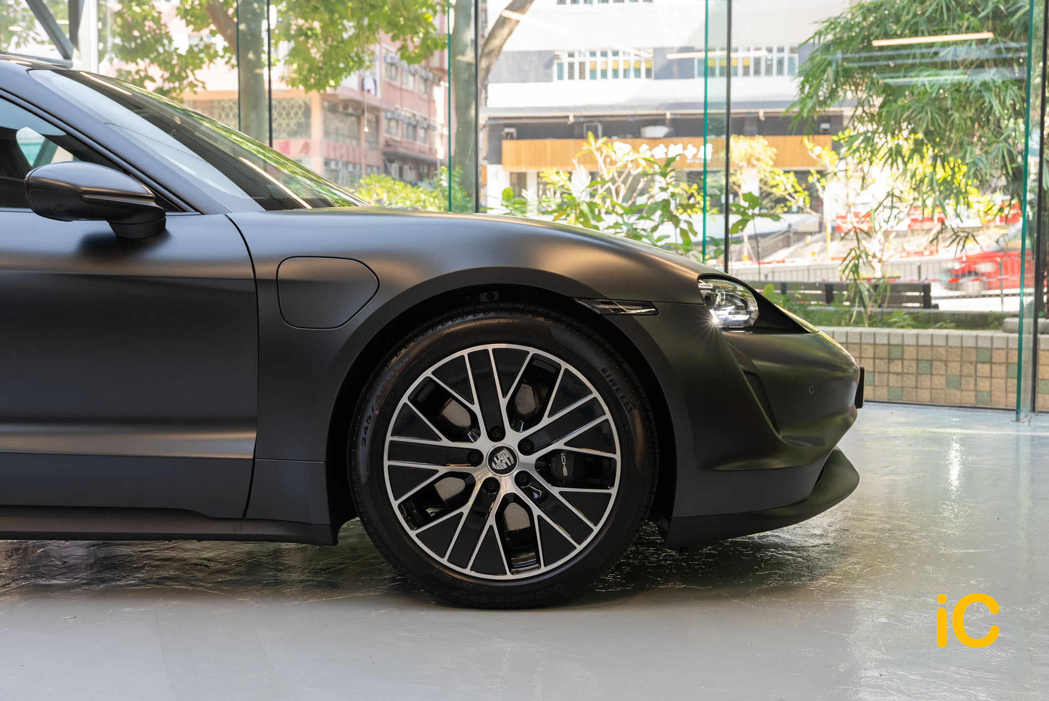 Porsche Taycan 透明 PPF 施工作品