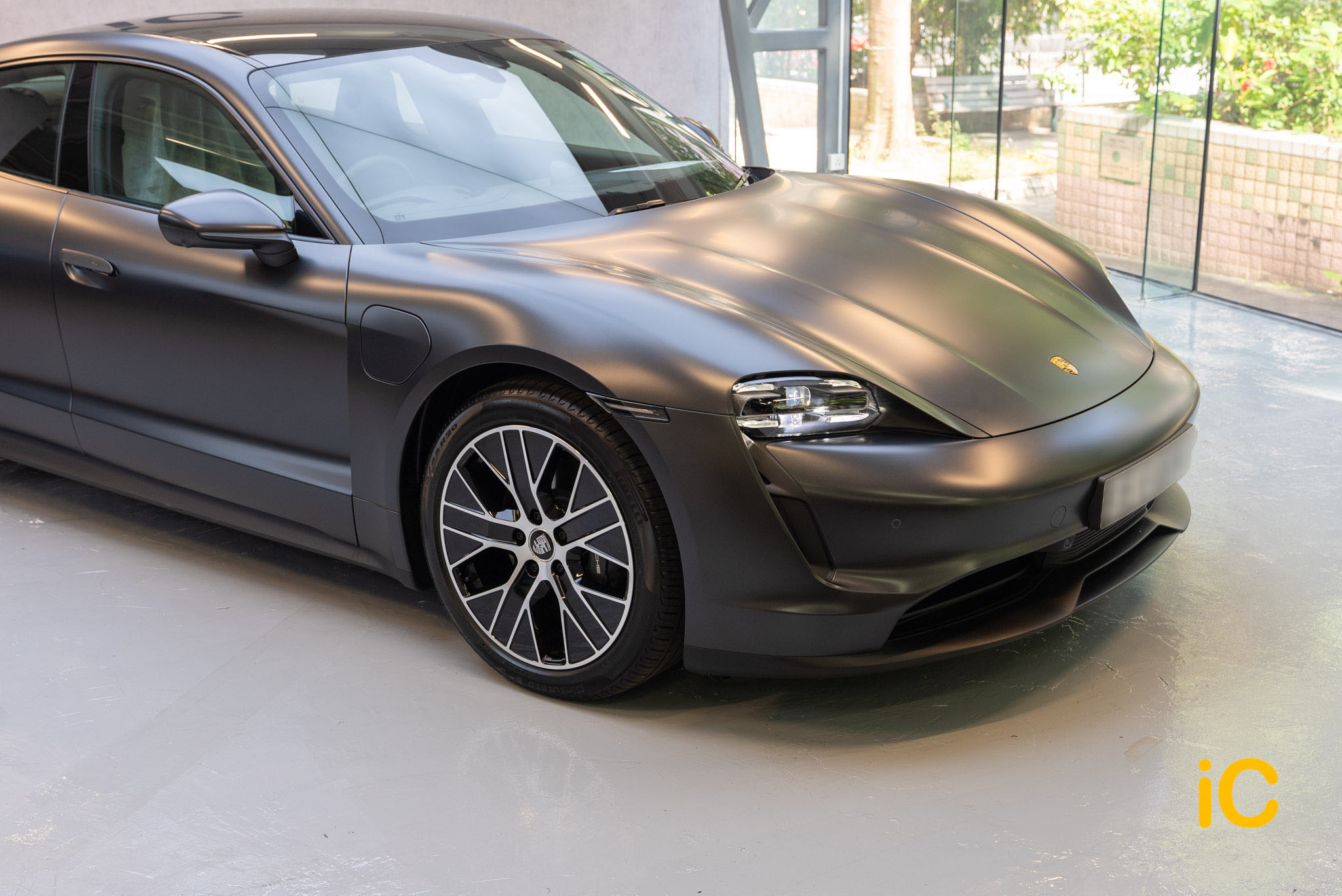 Porsche Taycan 透明 PPF 施工作品