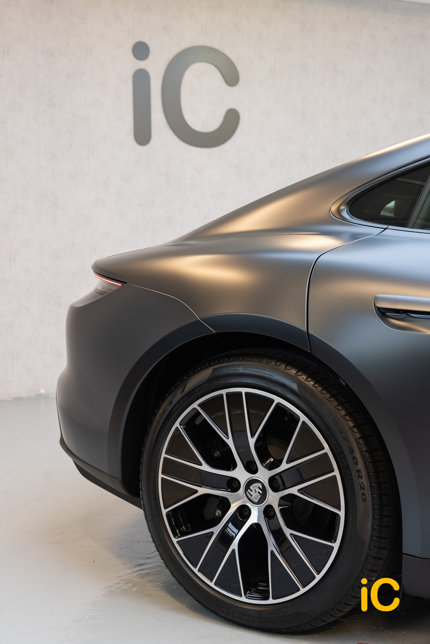Porsche Taycan 透明 PPF 施工作品