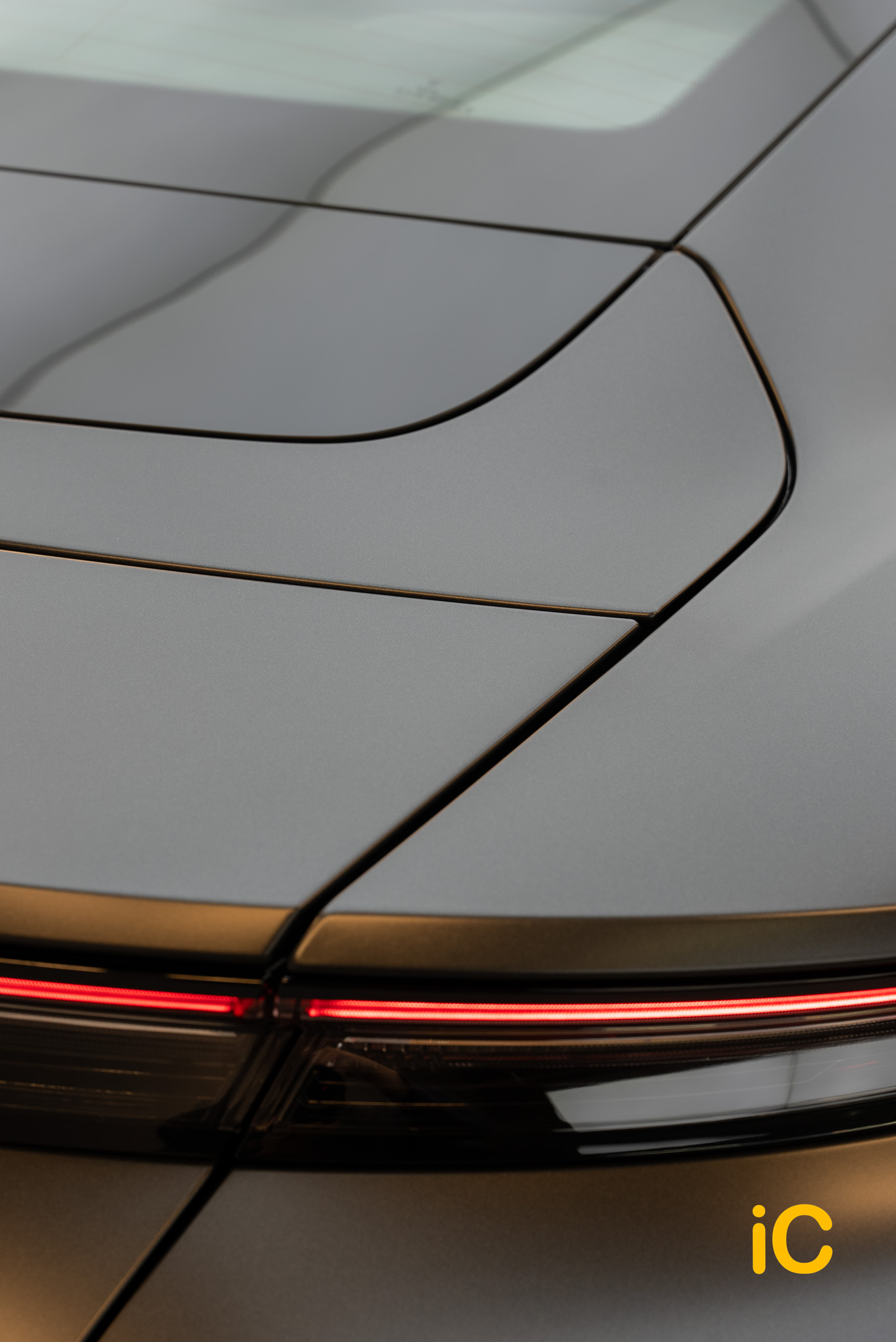 Porsche Taycan 透明 PPF 施工作品