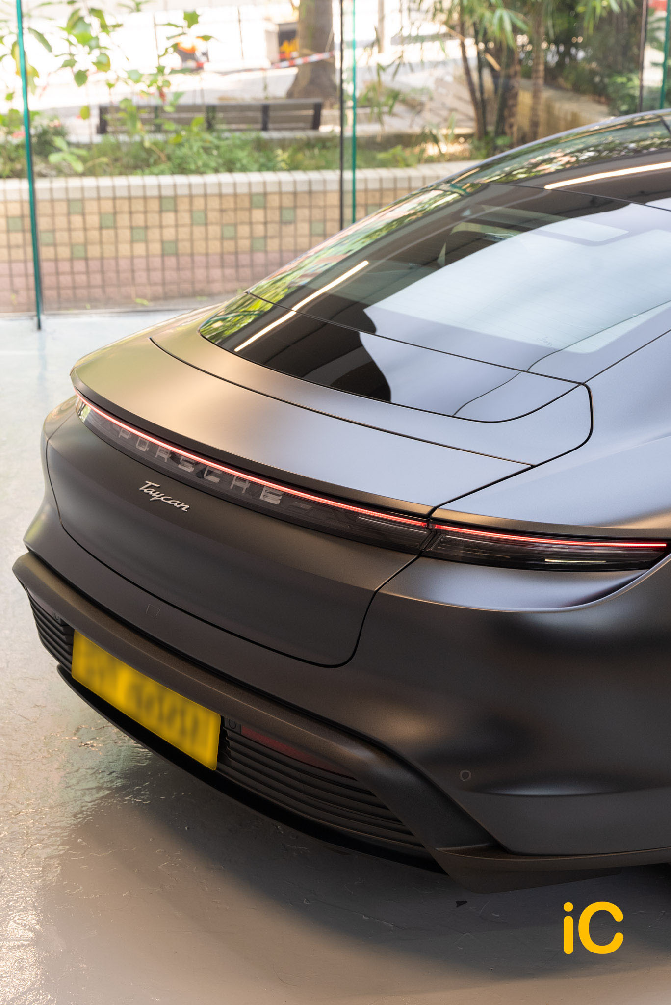 Porsche Taycan 透明 PPF 施工作品