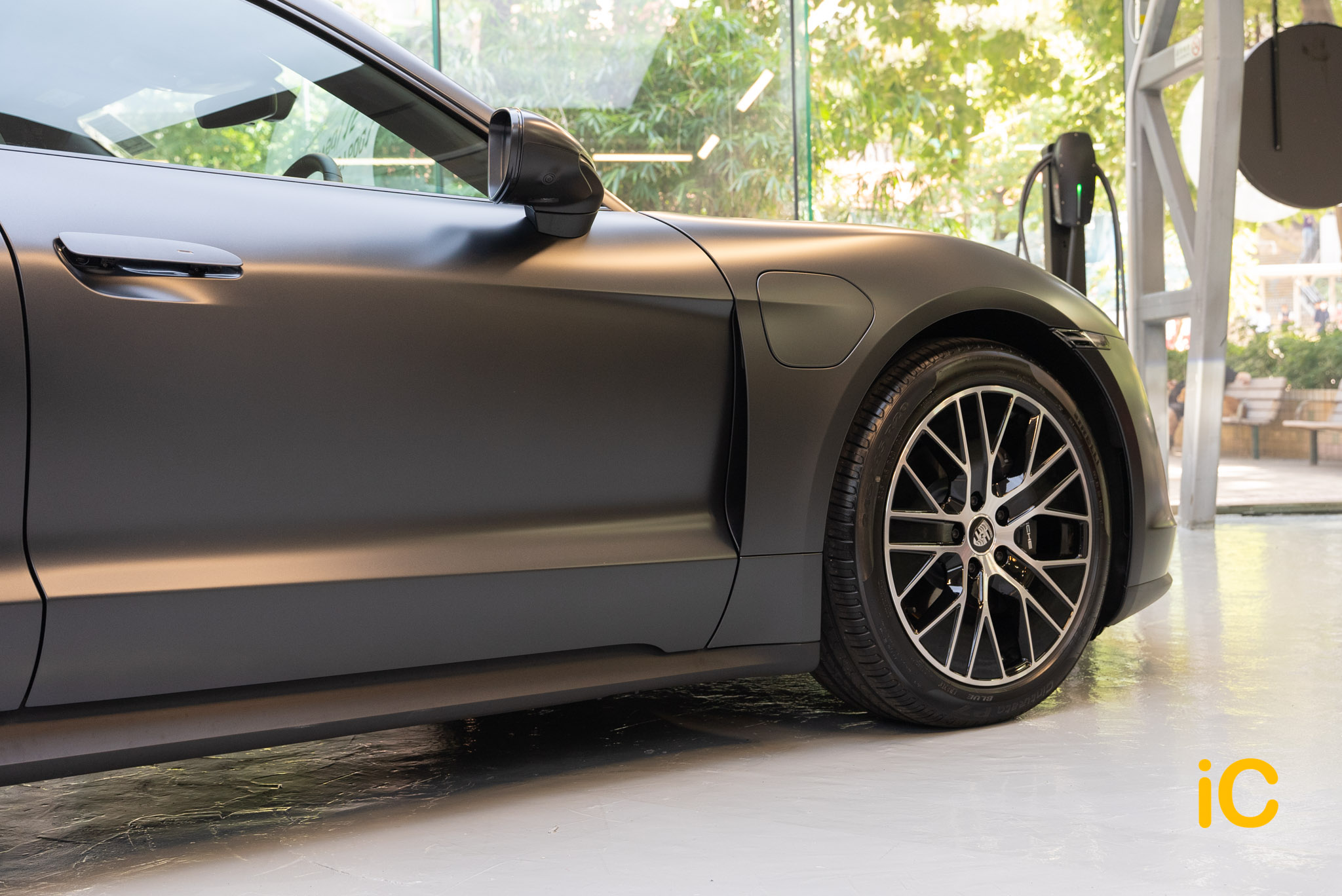 Porsche Taycan 透明 PPF 施工作品