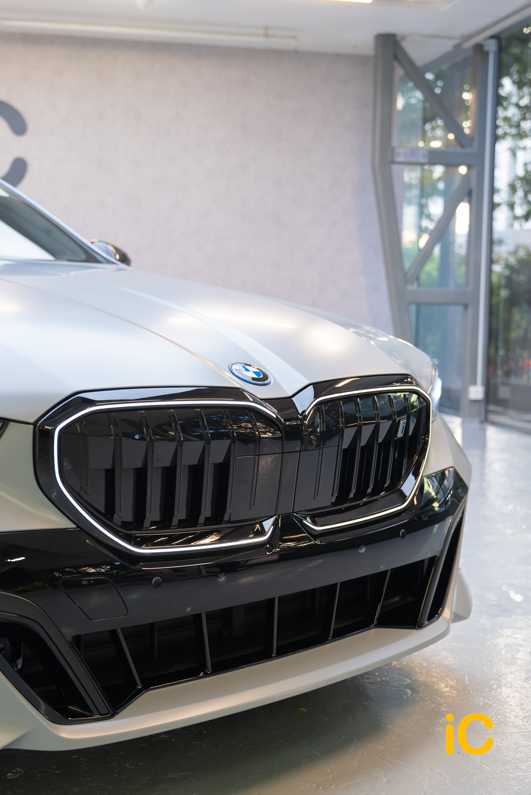 BMW i5 透明 PPF 施工作品
