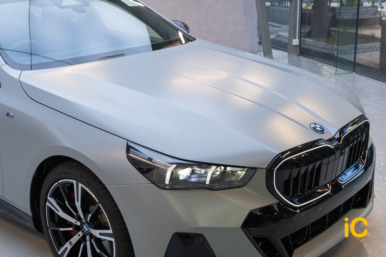 BMW i5 透明 PPF 施工作品