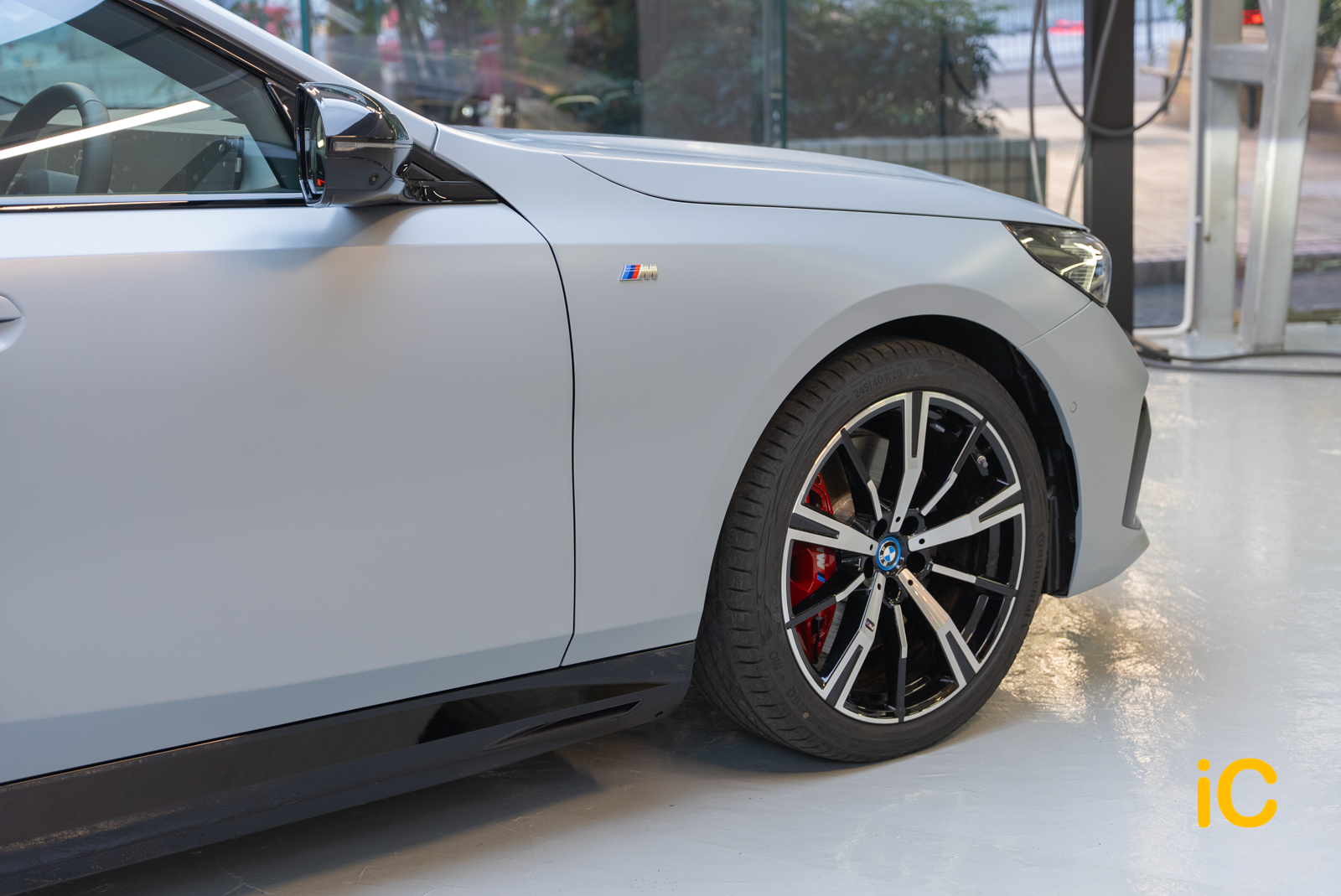 BMW i5 透明 PPF 施工作品