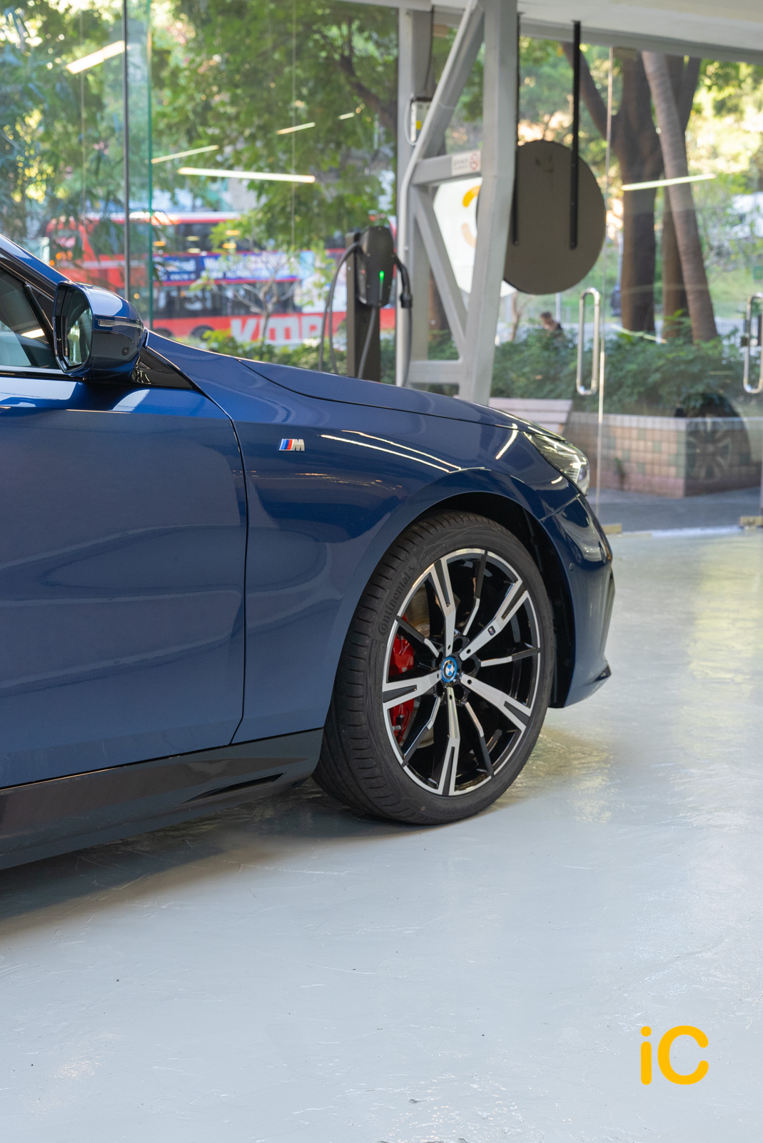 BMW i5 透明 PPF 施工作品