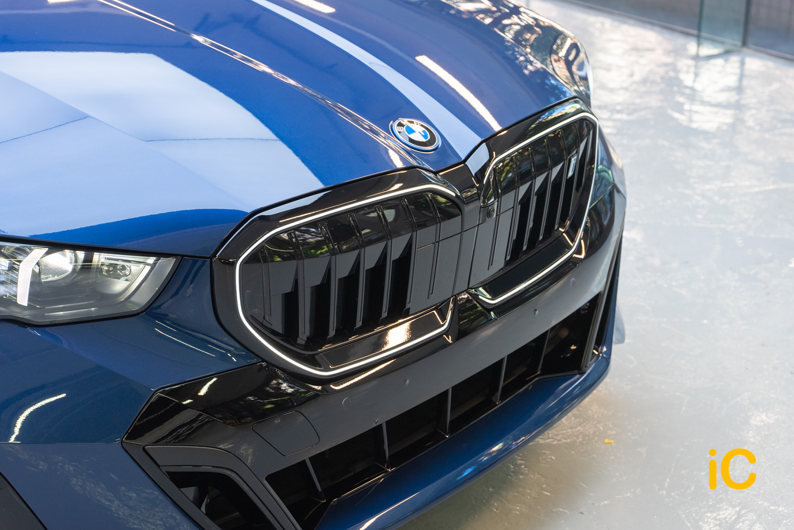 BMW i5 透明 PPF 施工作品