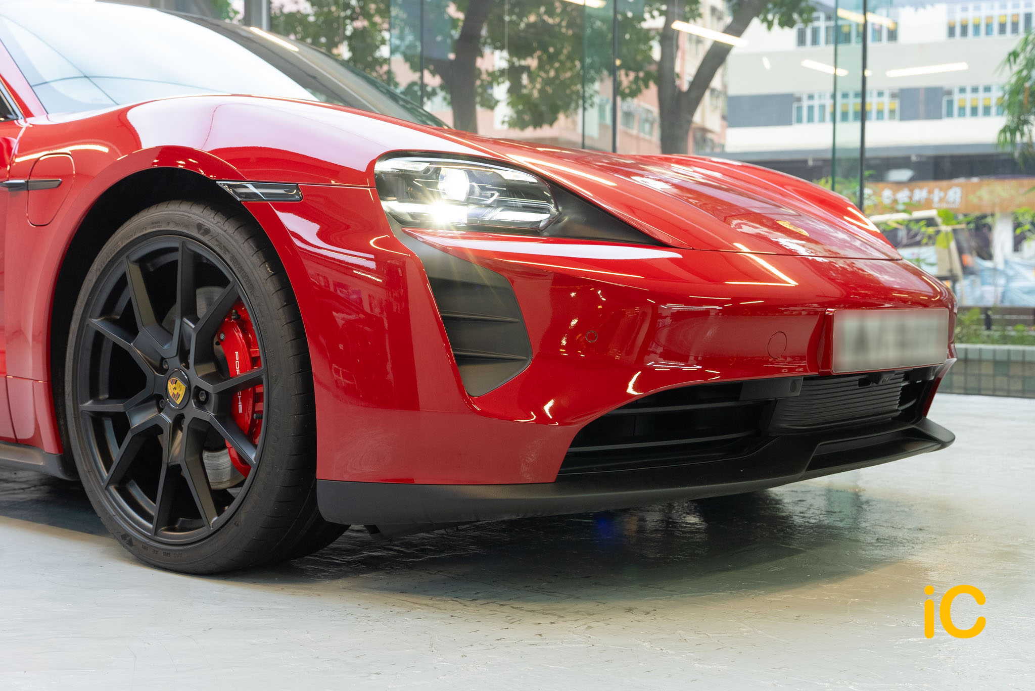 Porsche Taycan GTS 透明 PPF 施工作品
