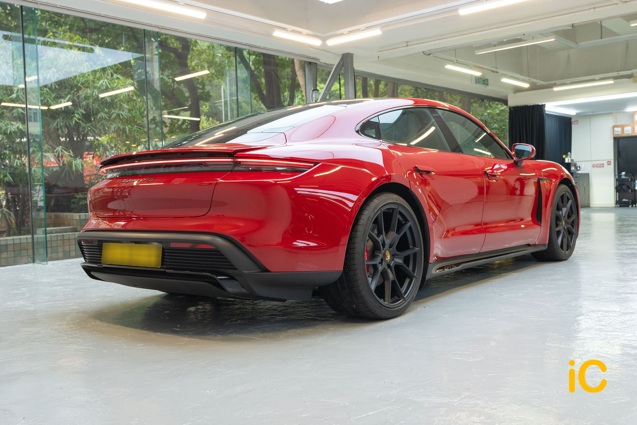 Porsche Taycan GTS 透明 PPF 施工作品