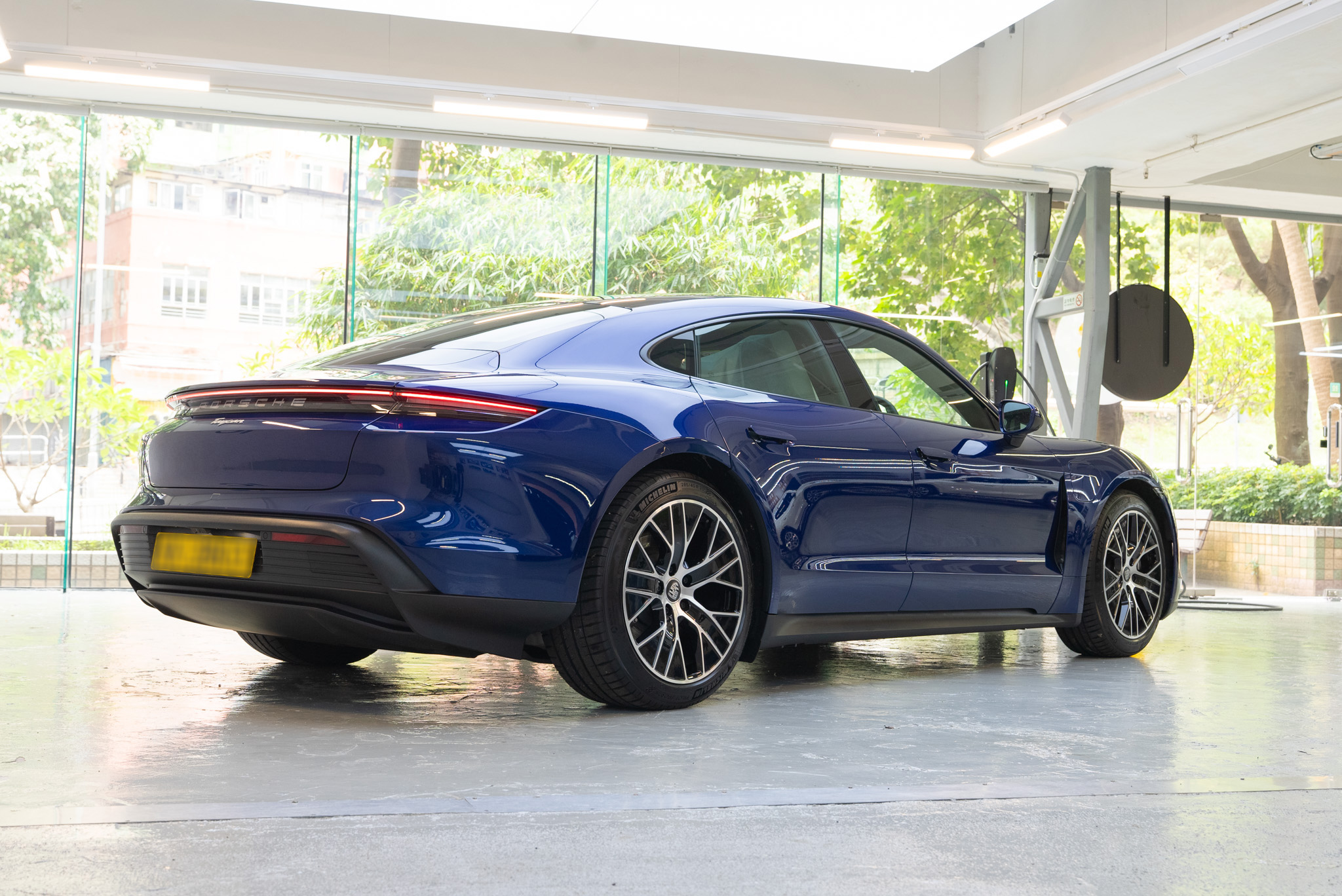 Porsche Taycan 透明 PPF 施工作品