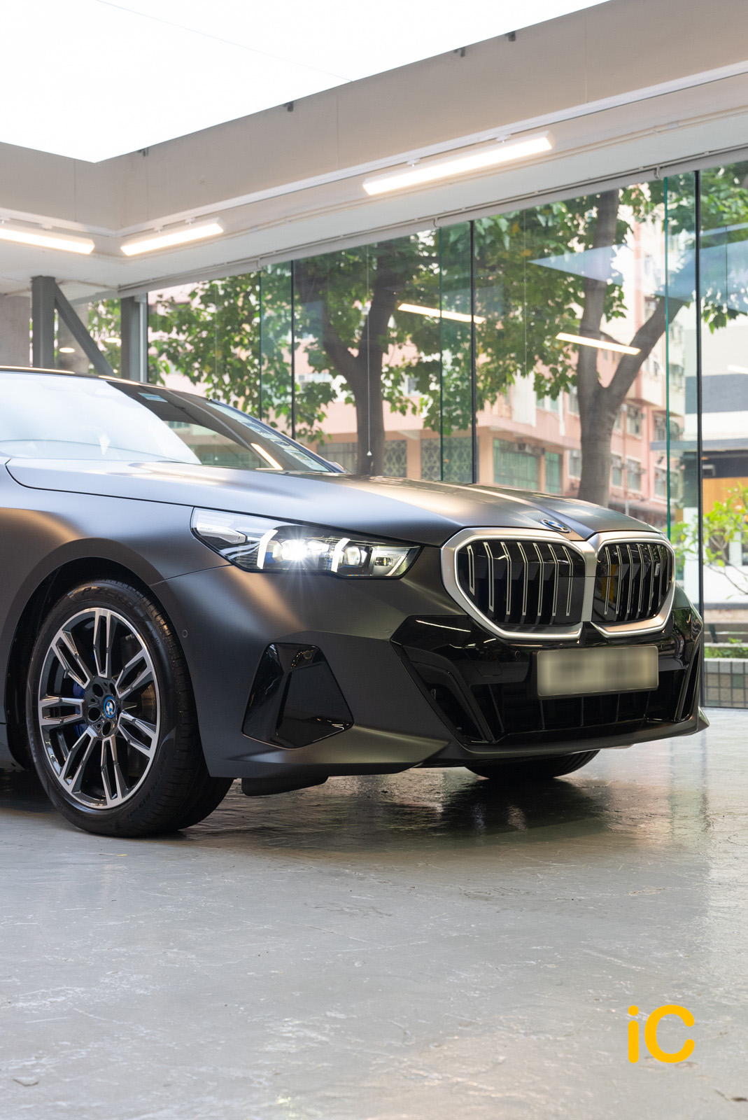 BMW i5 透明 PPF 施工作品