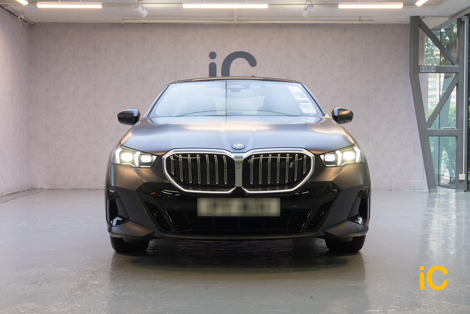BMW i5 透明 PPF 施工作品