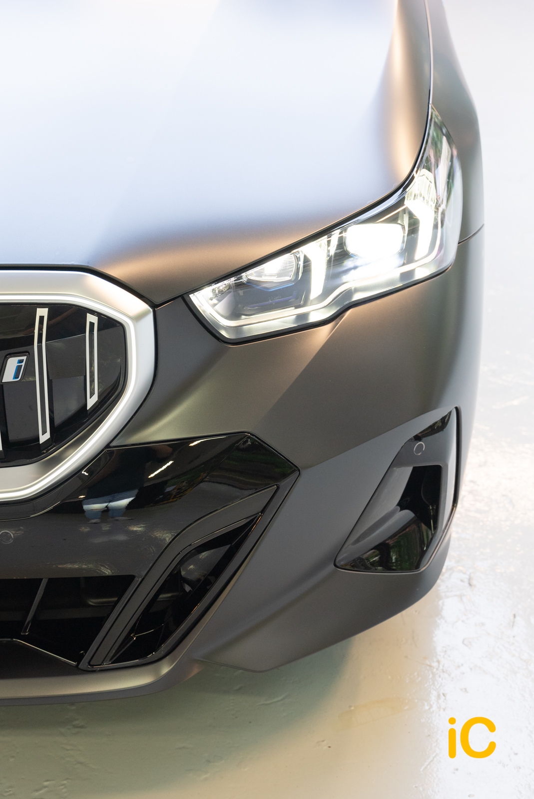 BMW i5 透明 PPF 施工作品