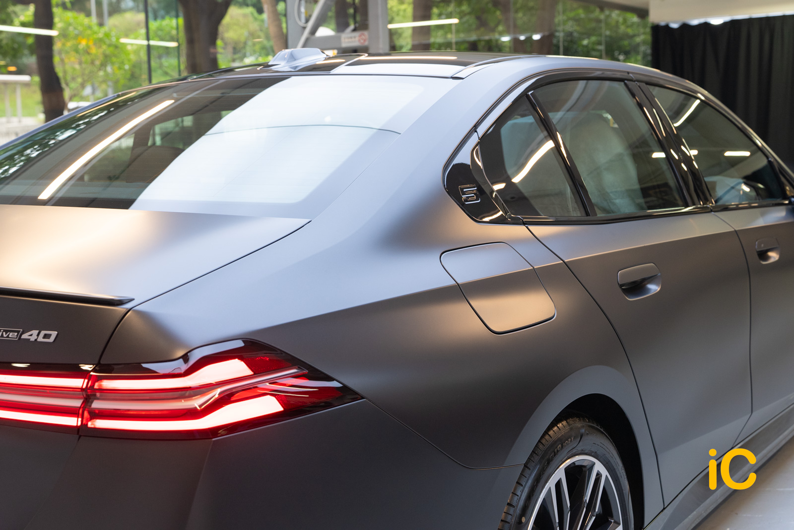 BMW i5 透明 PPF 施工作品