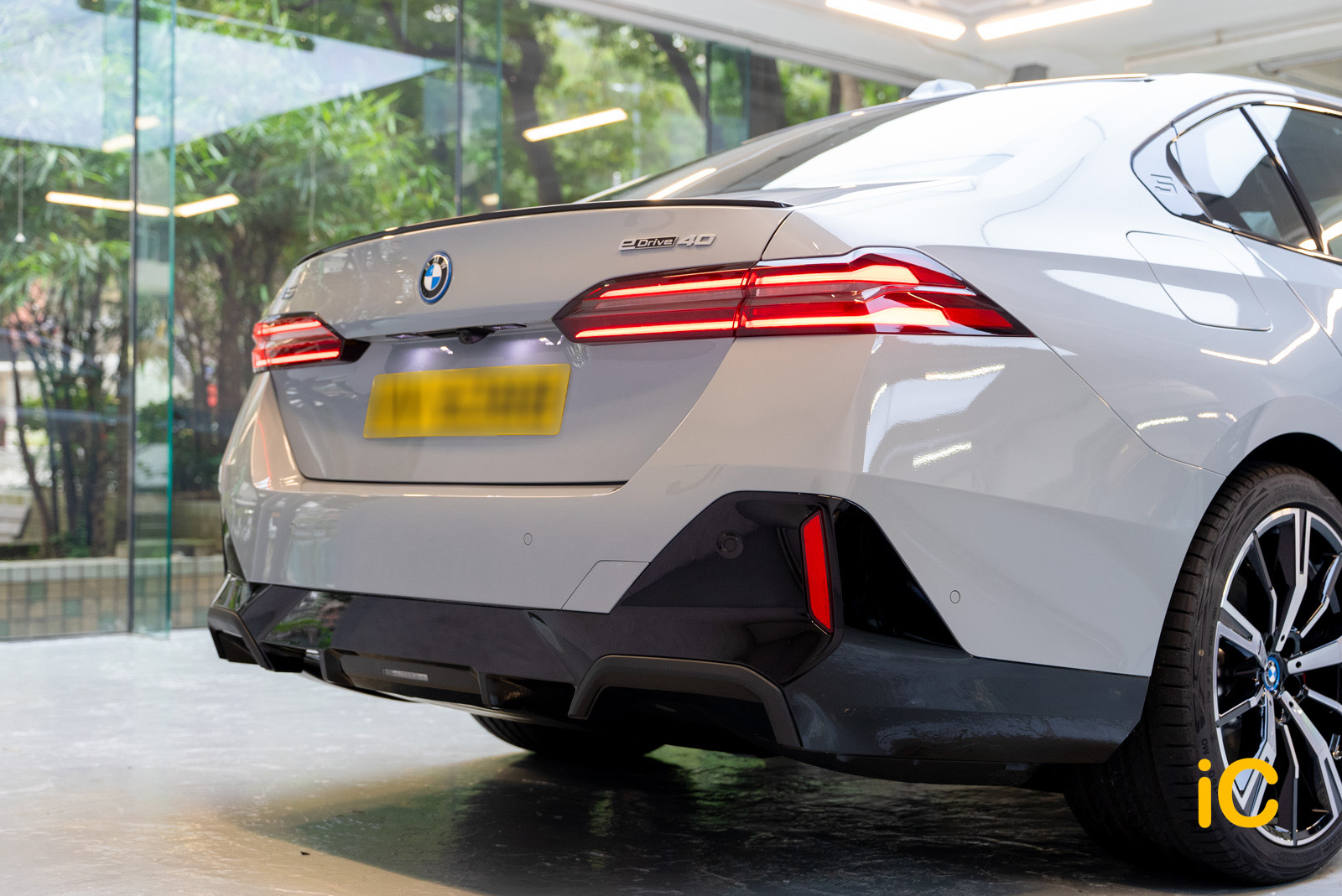 BMW i5 透明 PPF 施工作品