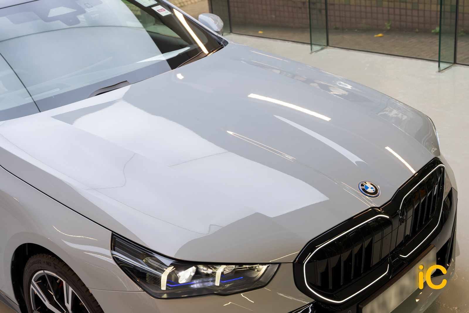 BMW i5 透明 PPF 施工作品