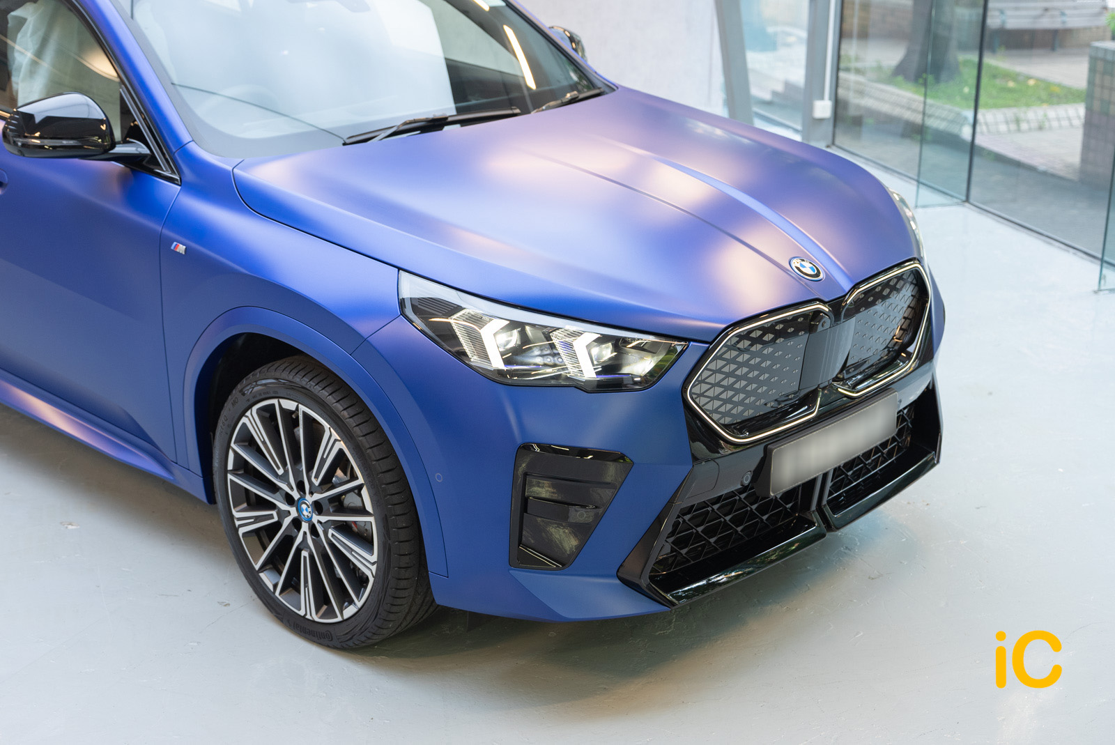 BMW iX2 透明 PPF 施工作品