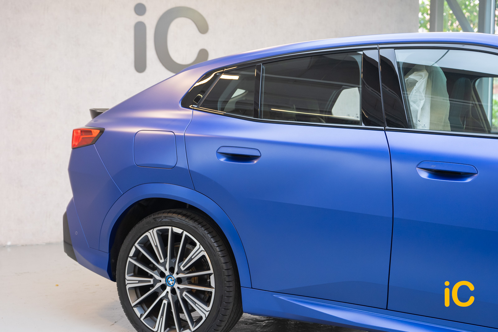 BMW iX2 透明 PPF 施工作品