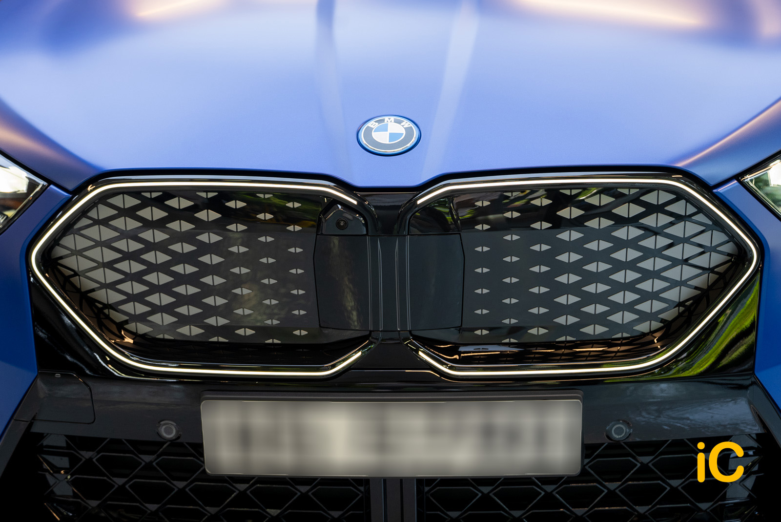 BMW iX2 透明 PPF 施工作品
