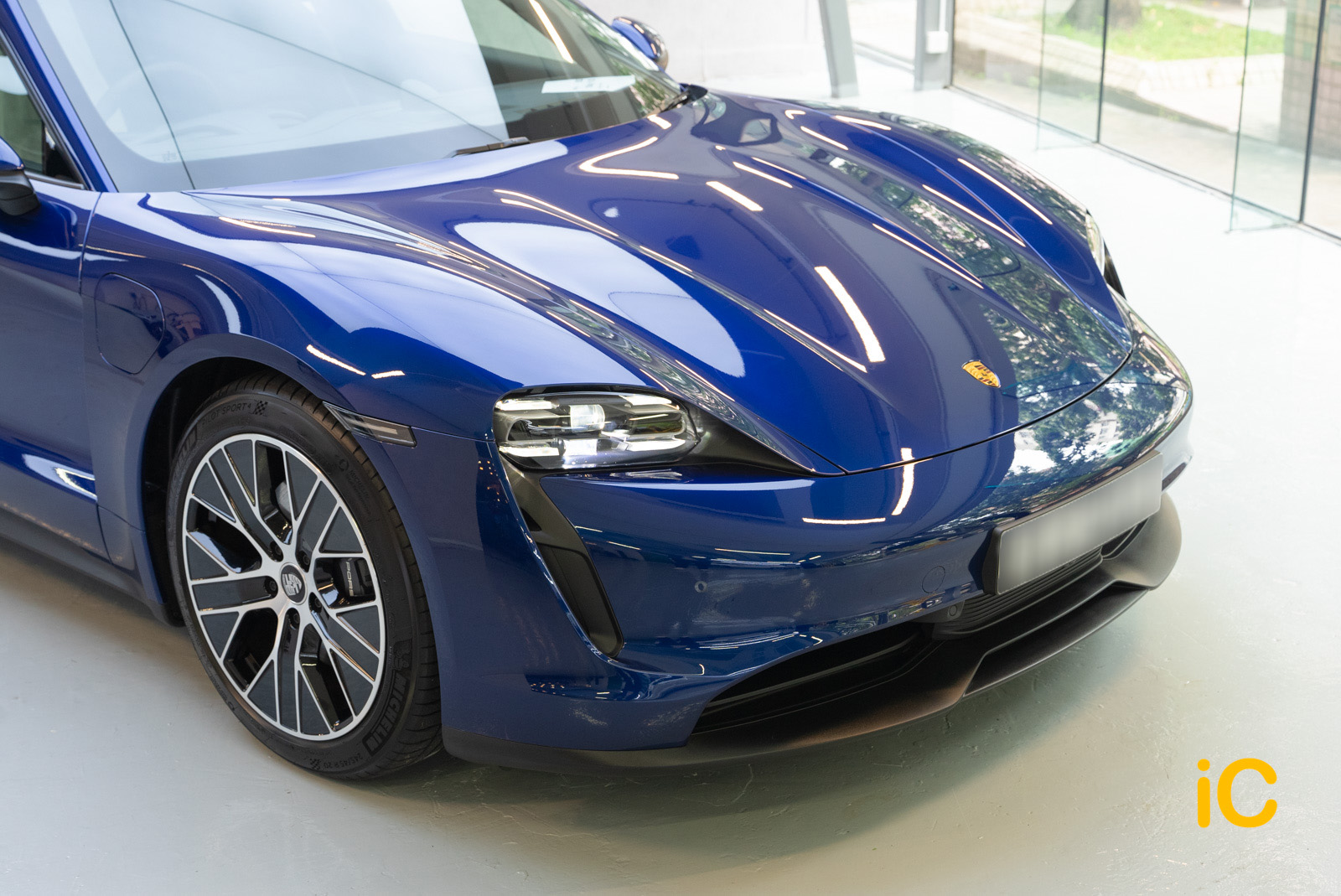 Porsche Taycan 透明 PPF 施工作品