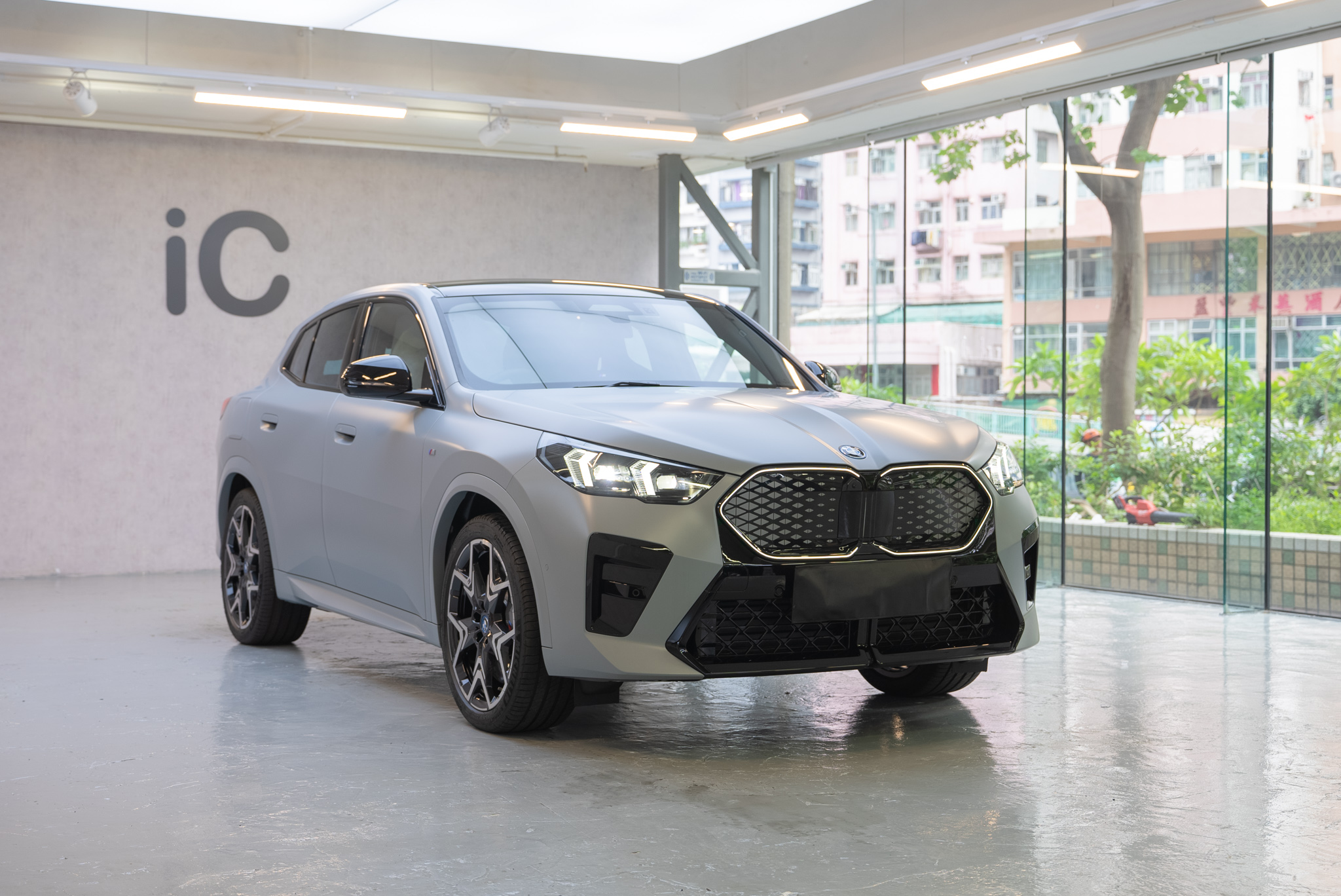 BMW iX2 透明 PPF 施工作品