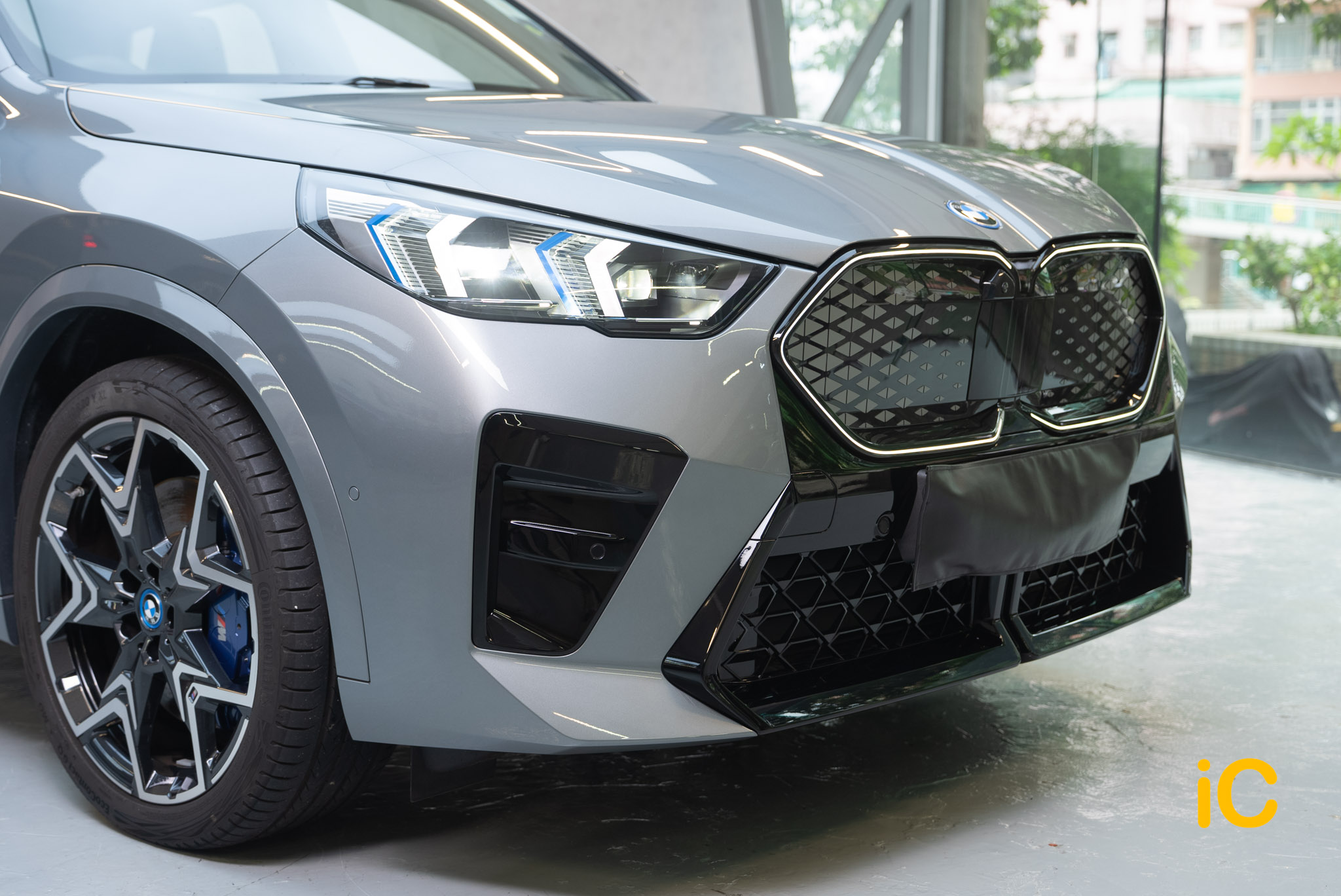 BMW iX2 透明 PPF 施工作品