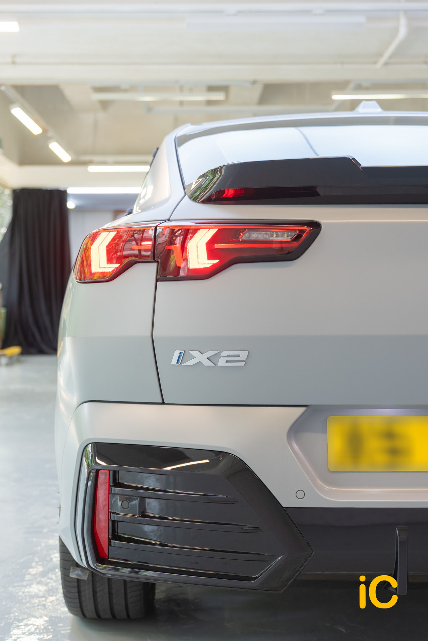 BMW iX2 透明 PPF 施工作品