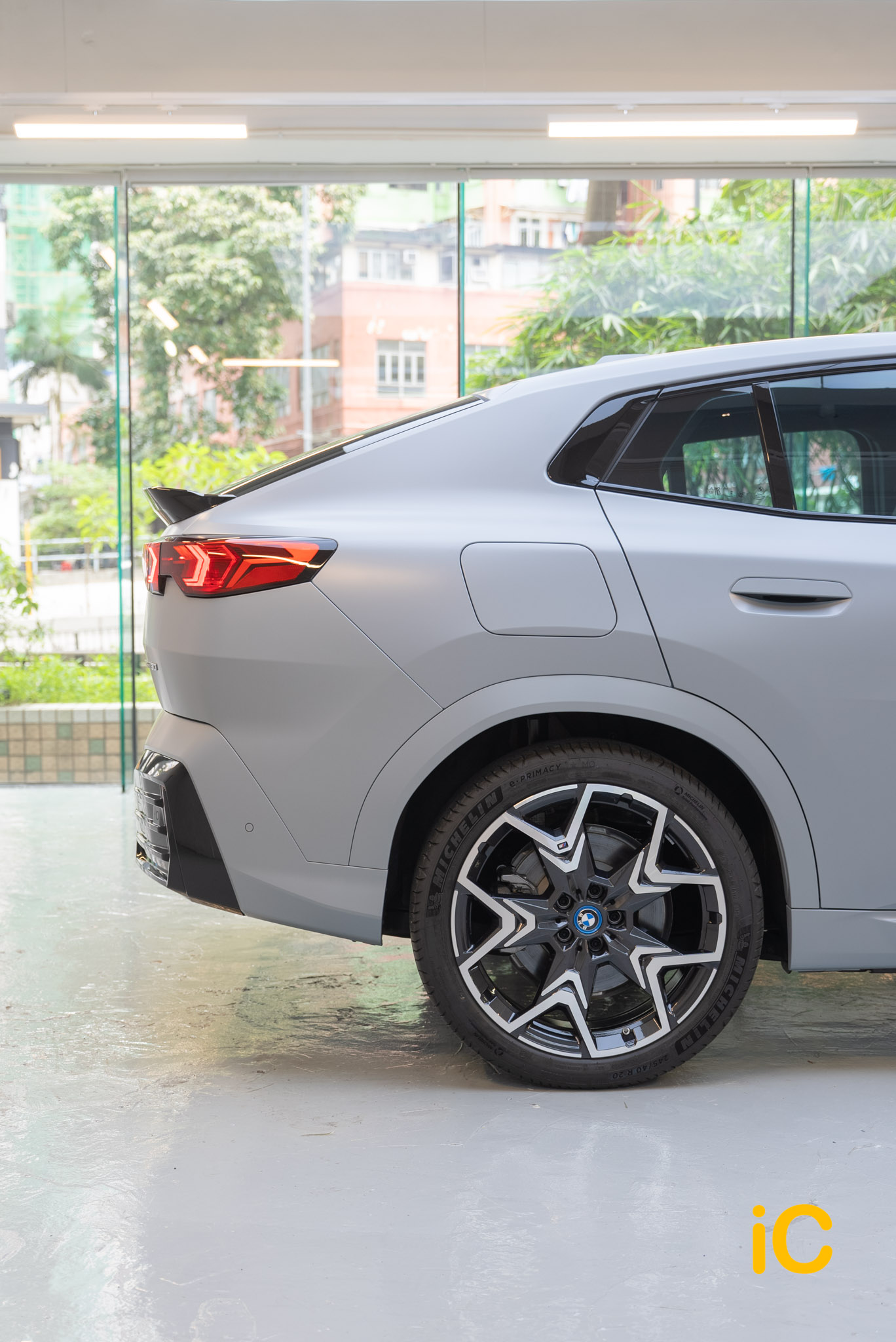 BMW iX2 透明 PPF 施工作品