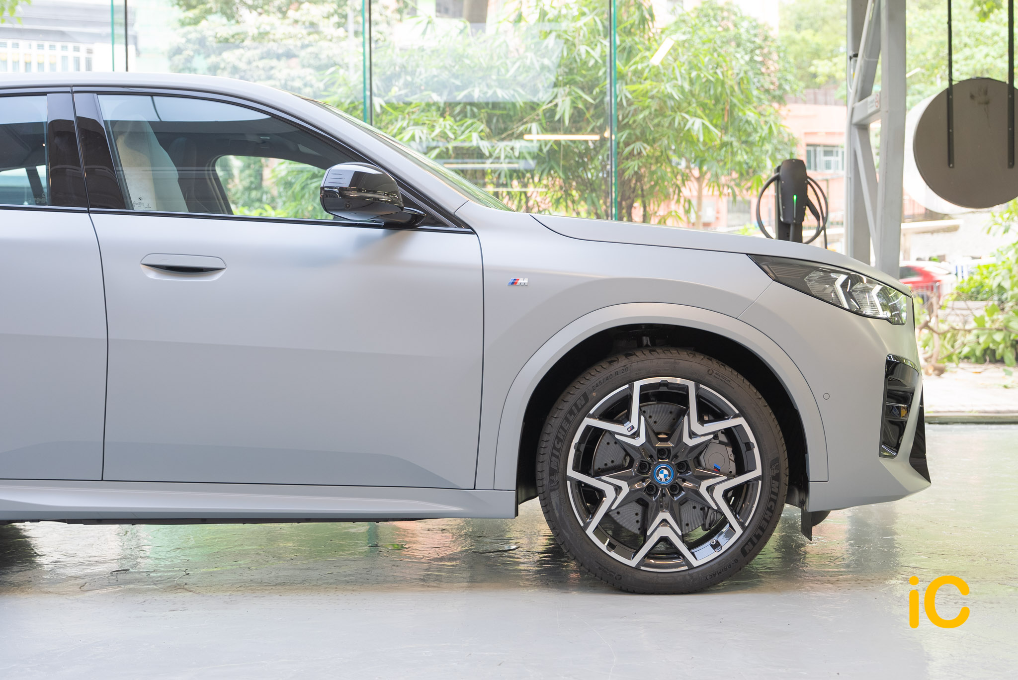 BMW iX2 透明 PPF 施工作品