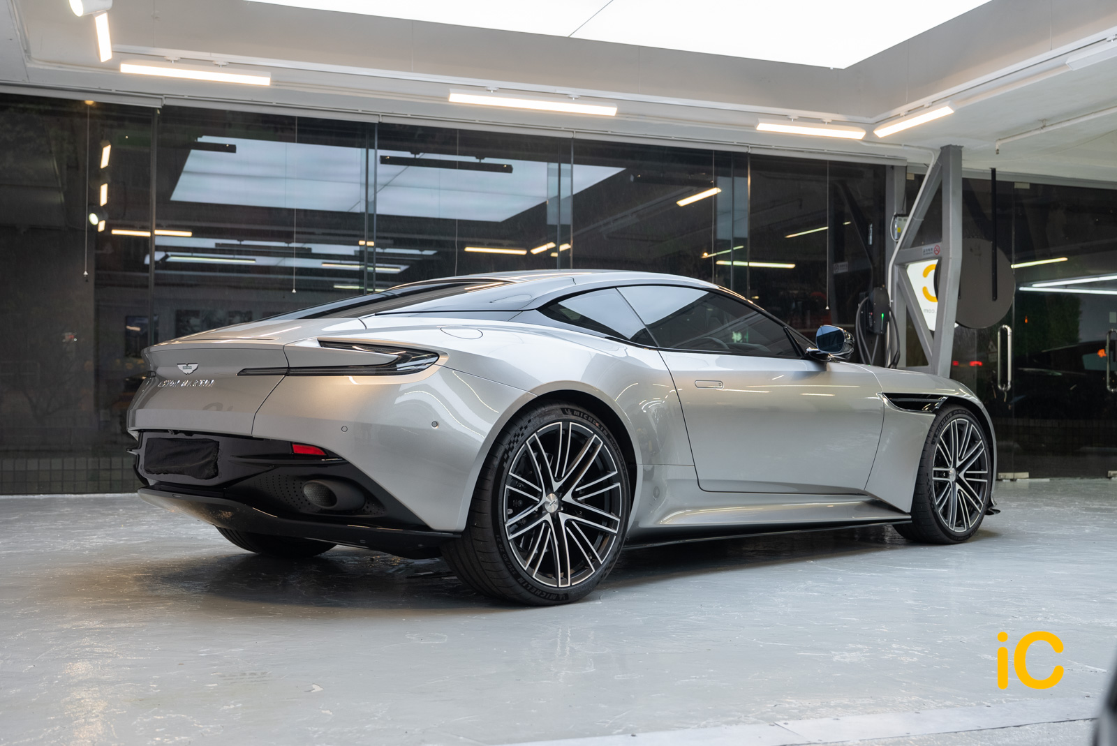 Aston Martin DB12 透明 PPF 施工作品
