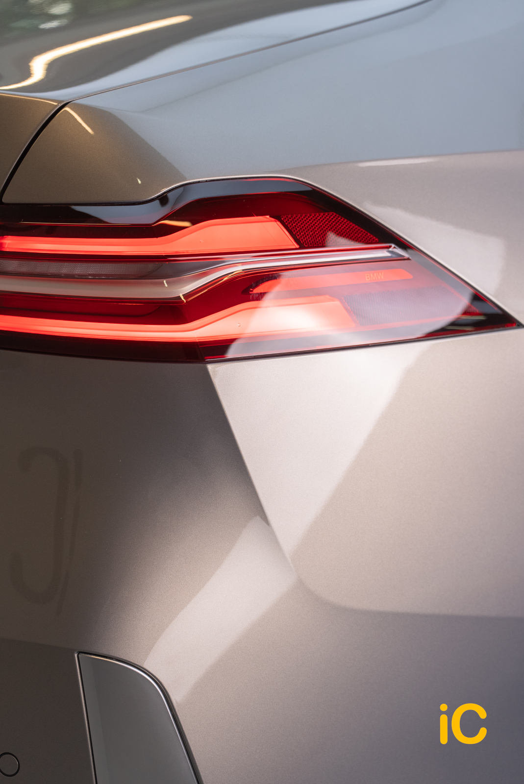 BMW i5 透明 PPF 施工作品