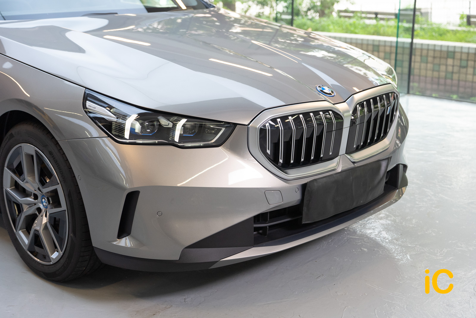 BMW i5 透明 PPF 施工作品