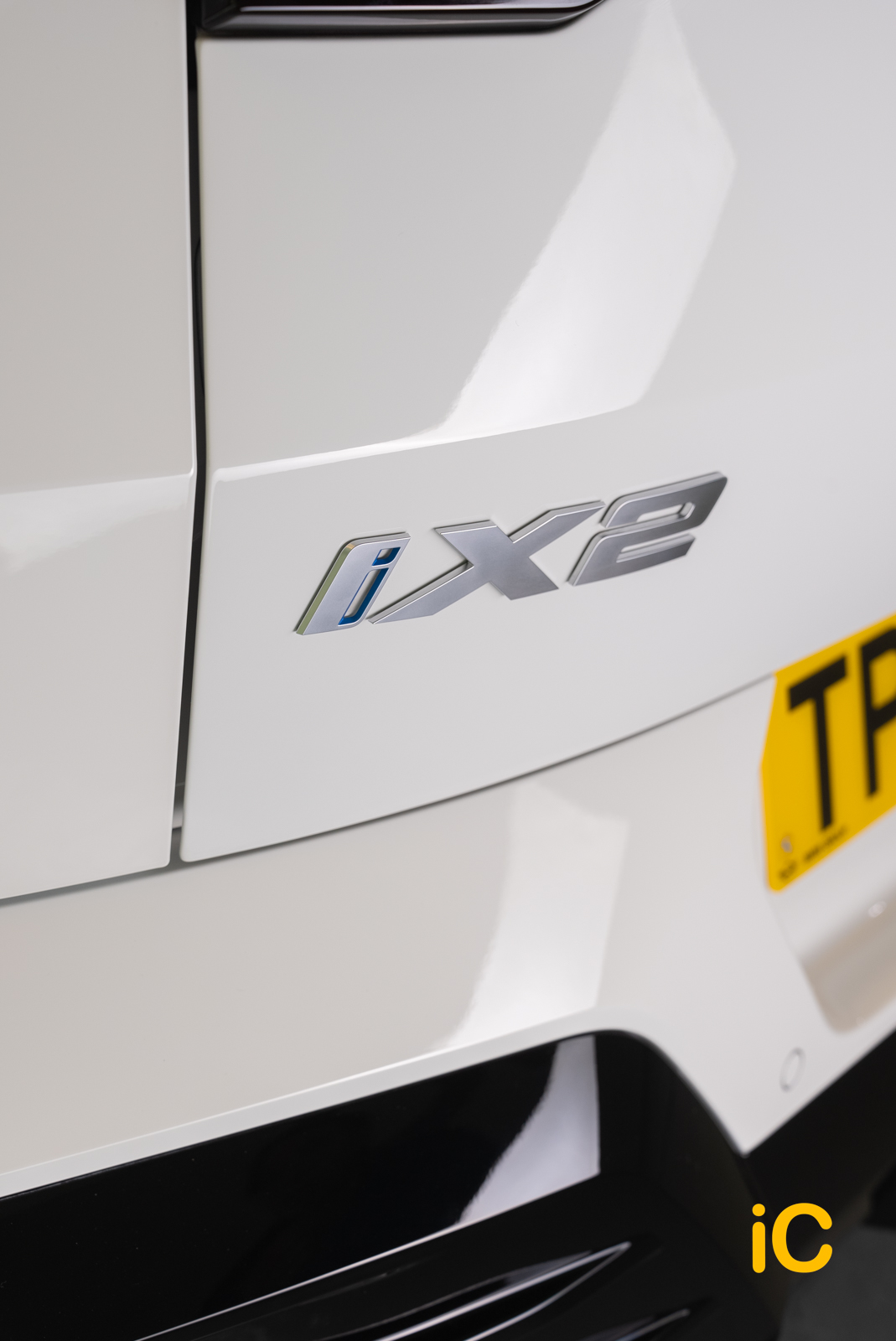 BMW iX2 透明 PPF 施工作品
