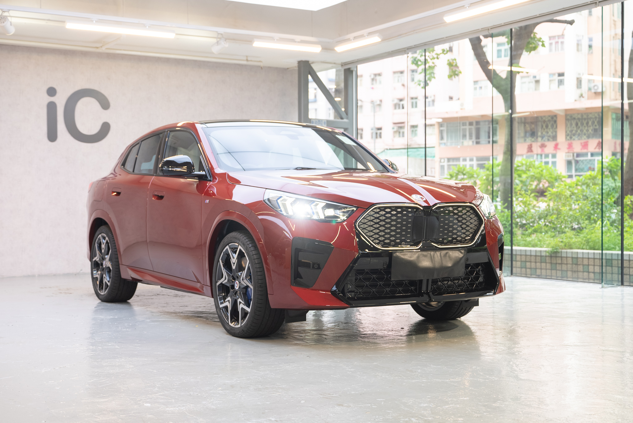 BMW iX2 透明 PPF 施工作品