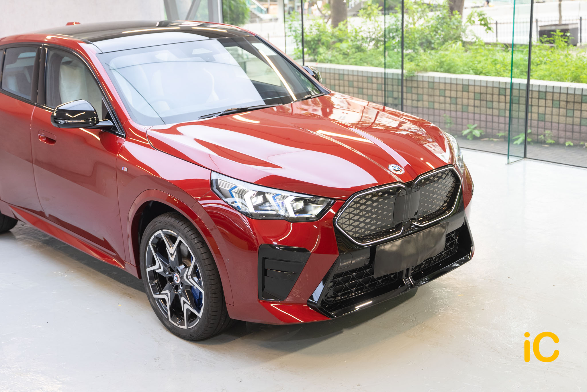 BMW iX2 透明 PPF 施工作品