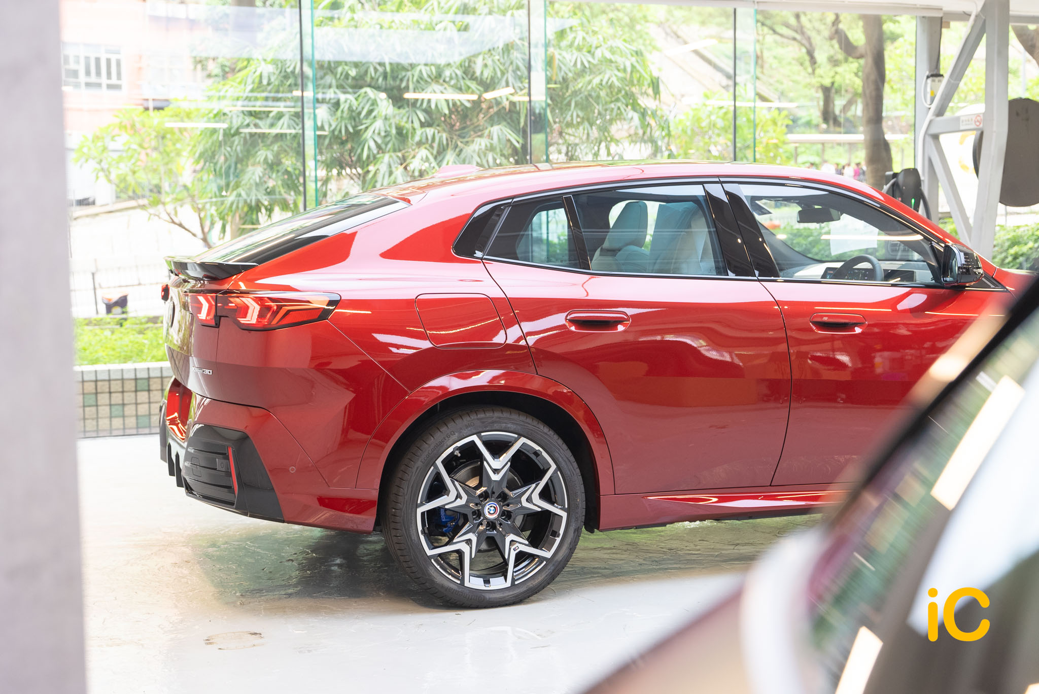 BMW iX2 透明 PPF 施工作品