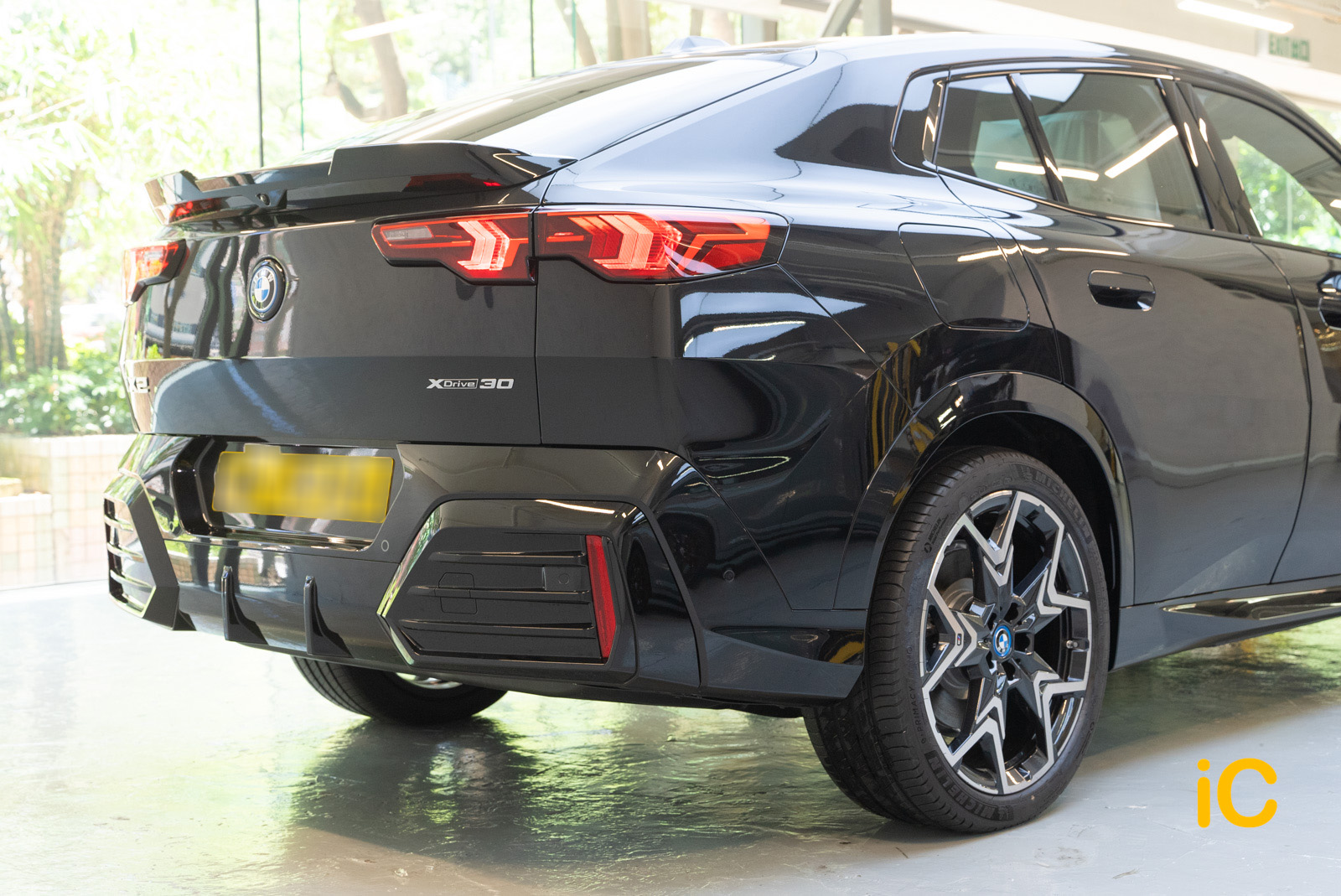 BMW iX2 透明 PPF 施工作品