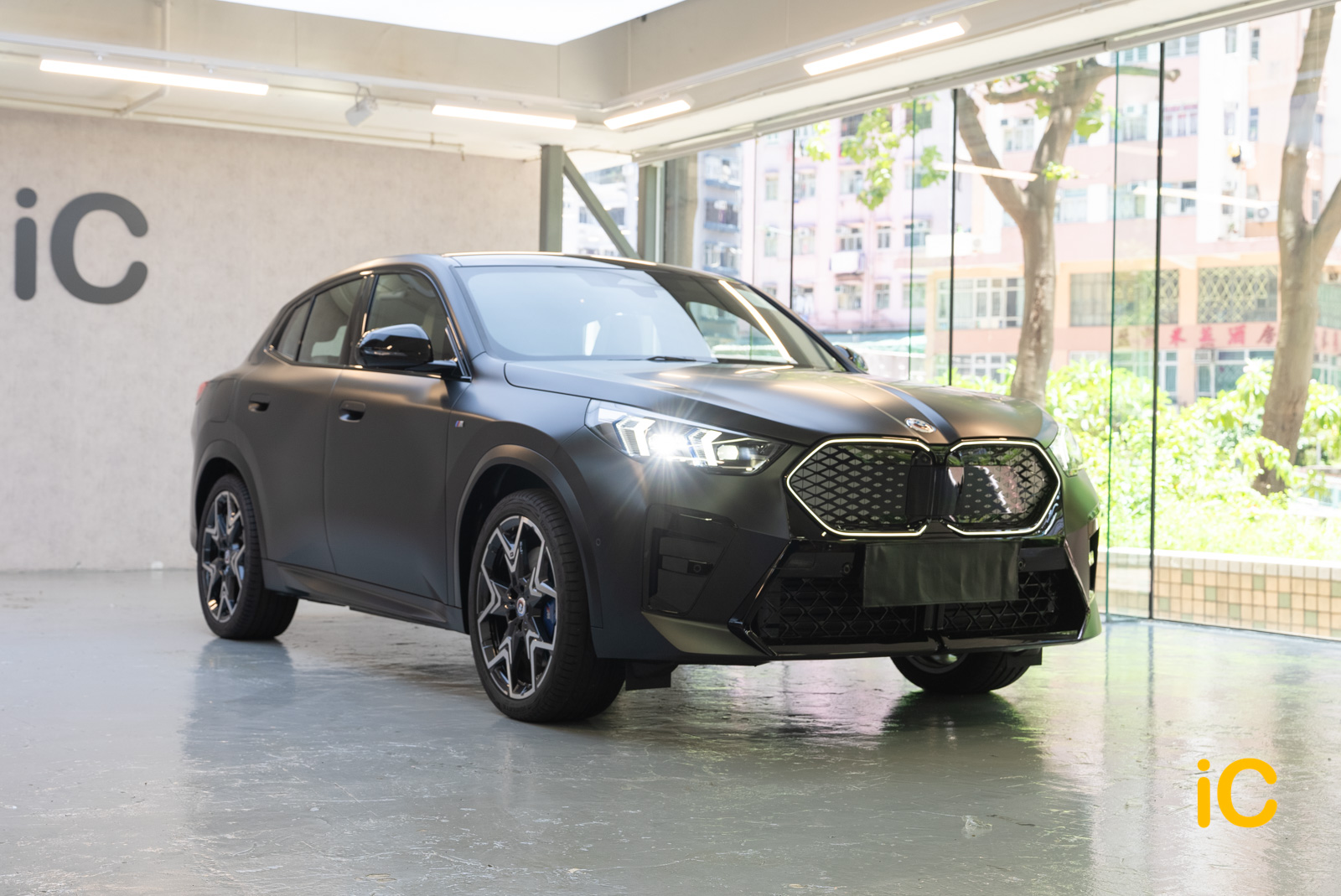 BMW iX2 透明 PPF 施工作品