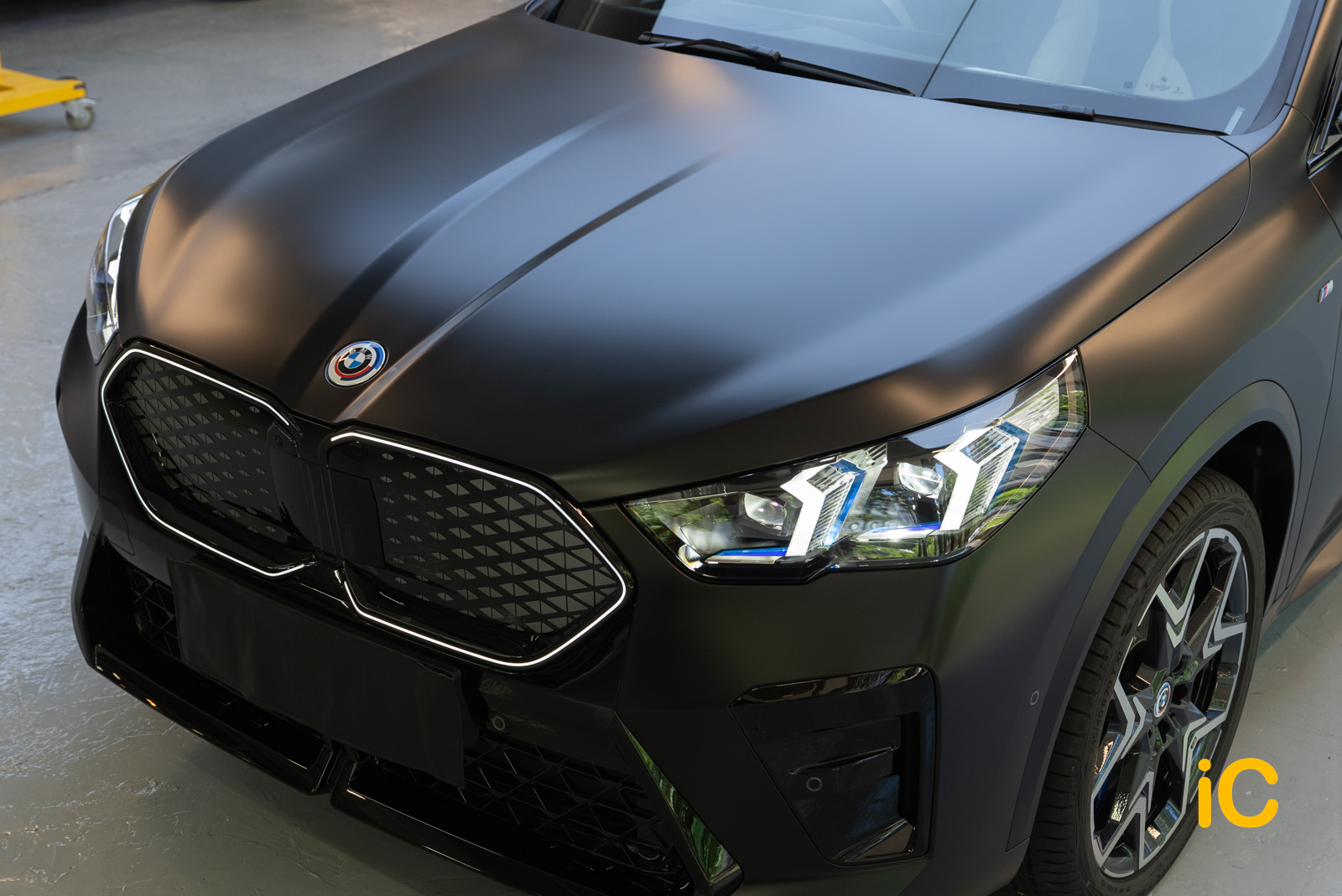 BMW iX2 透明 PPF 施工作品