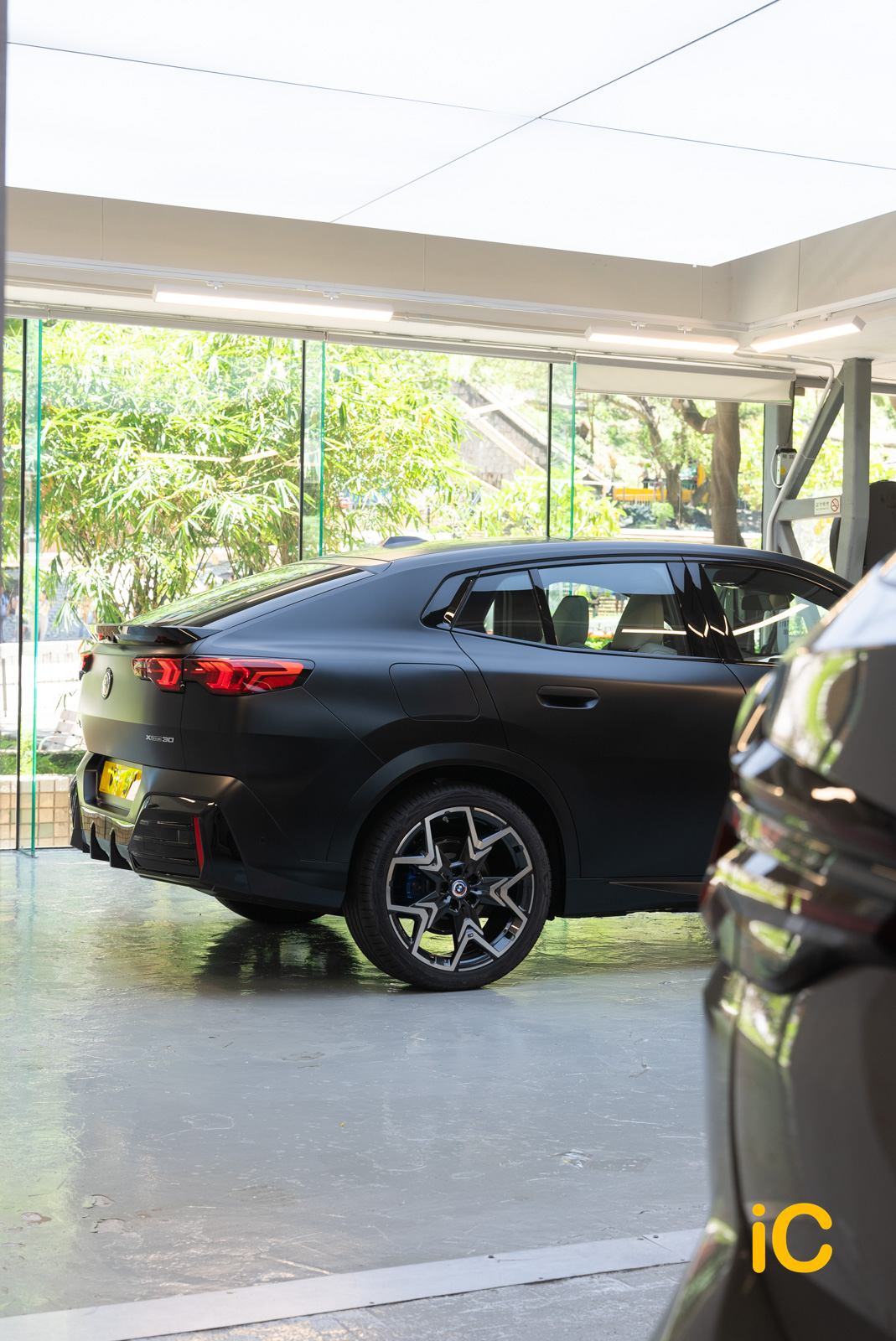 BMW iX2 透明 PPF 施工作品