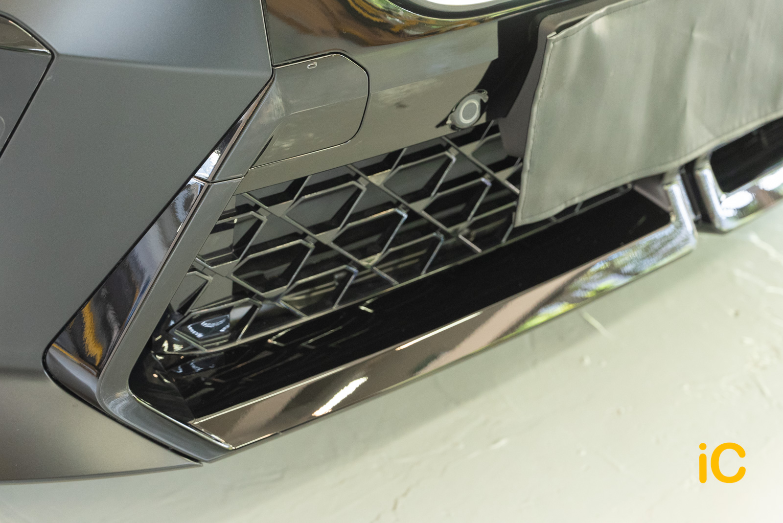 BMW iX2 透明 PPF 施工作品