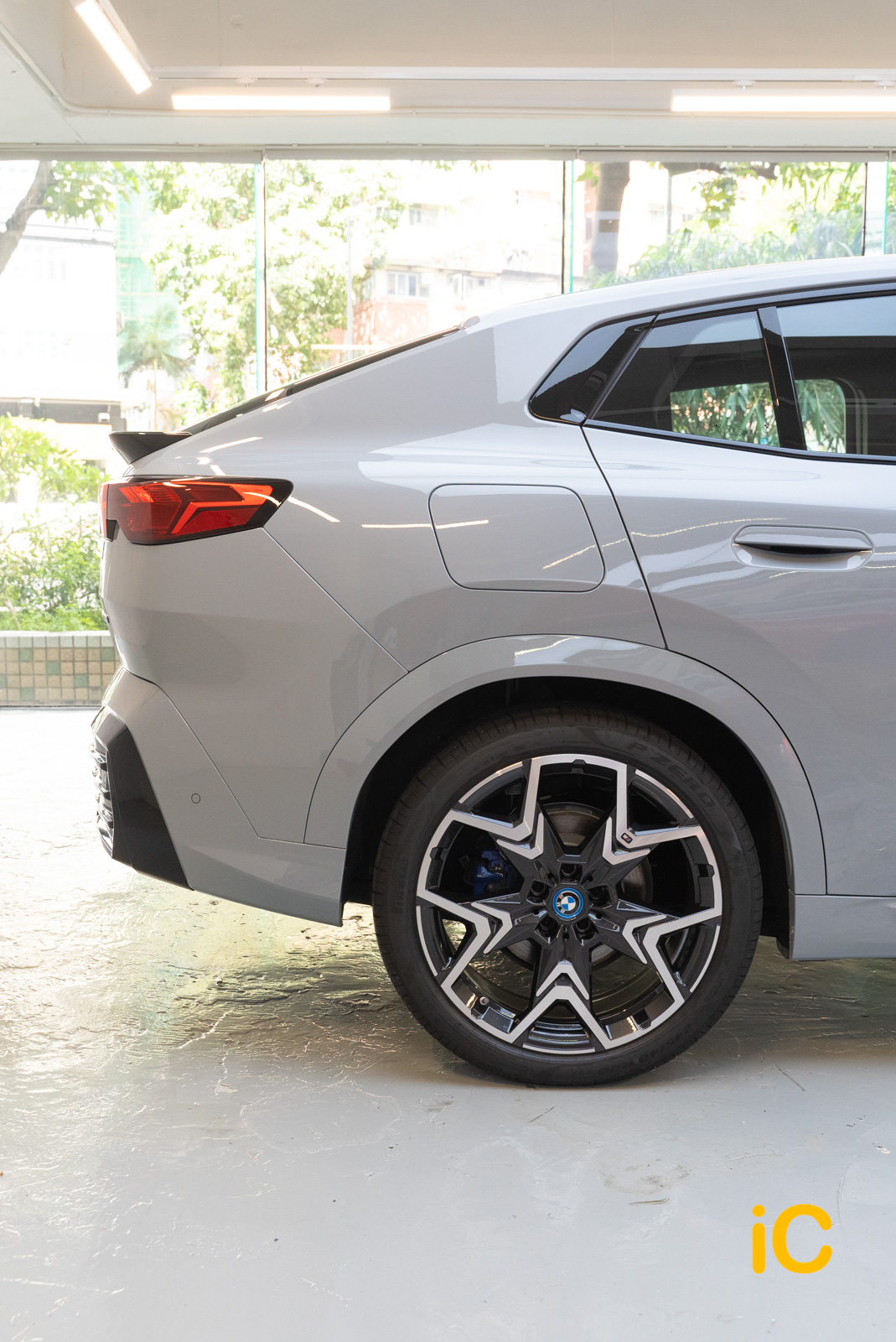 BMW iX2 透明 PPF 施工作品