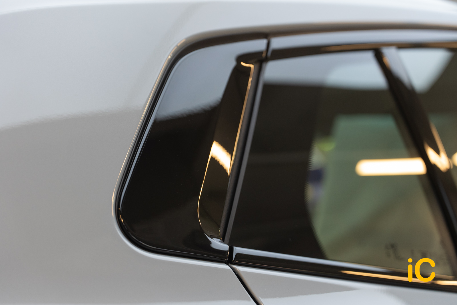 BMW iX2 透明 PPF 施工作品