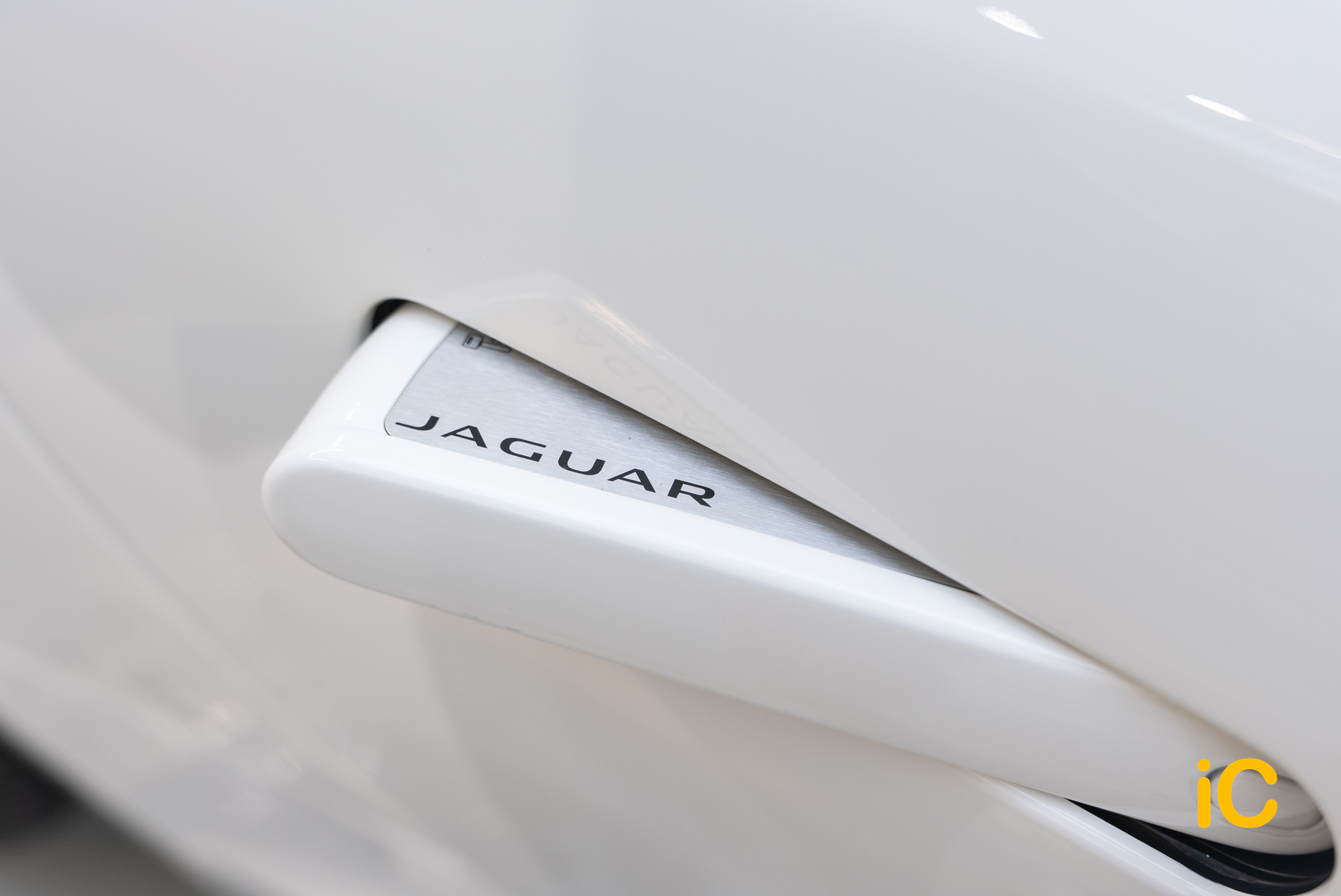 Jaguar F-Type 透明 PPF 施工作品