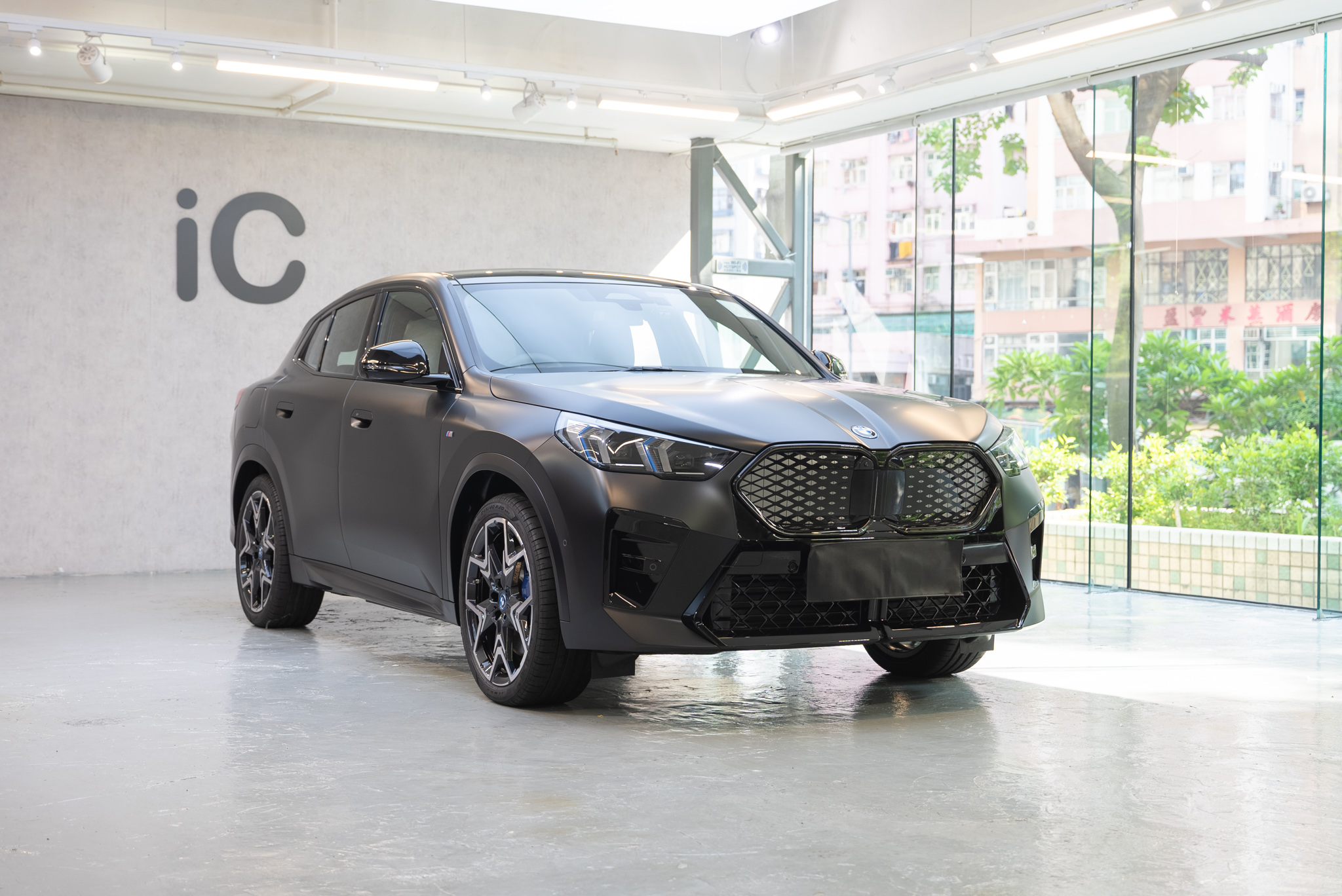 BMW iX2 透明 PPF 施工作品